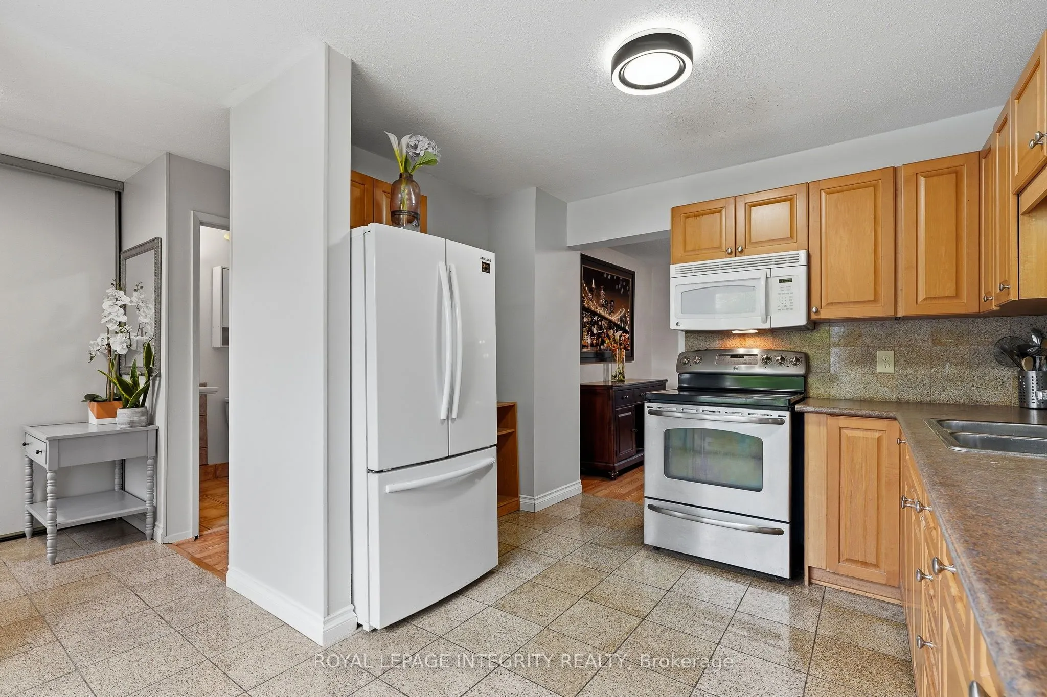 890 Cahill Drive W #4