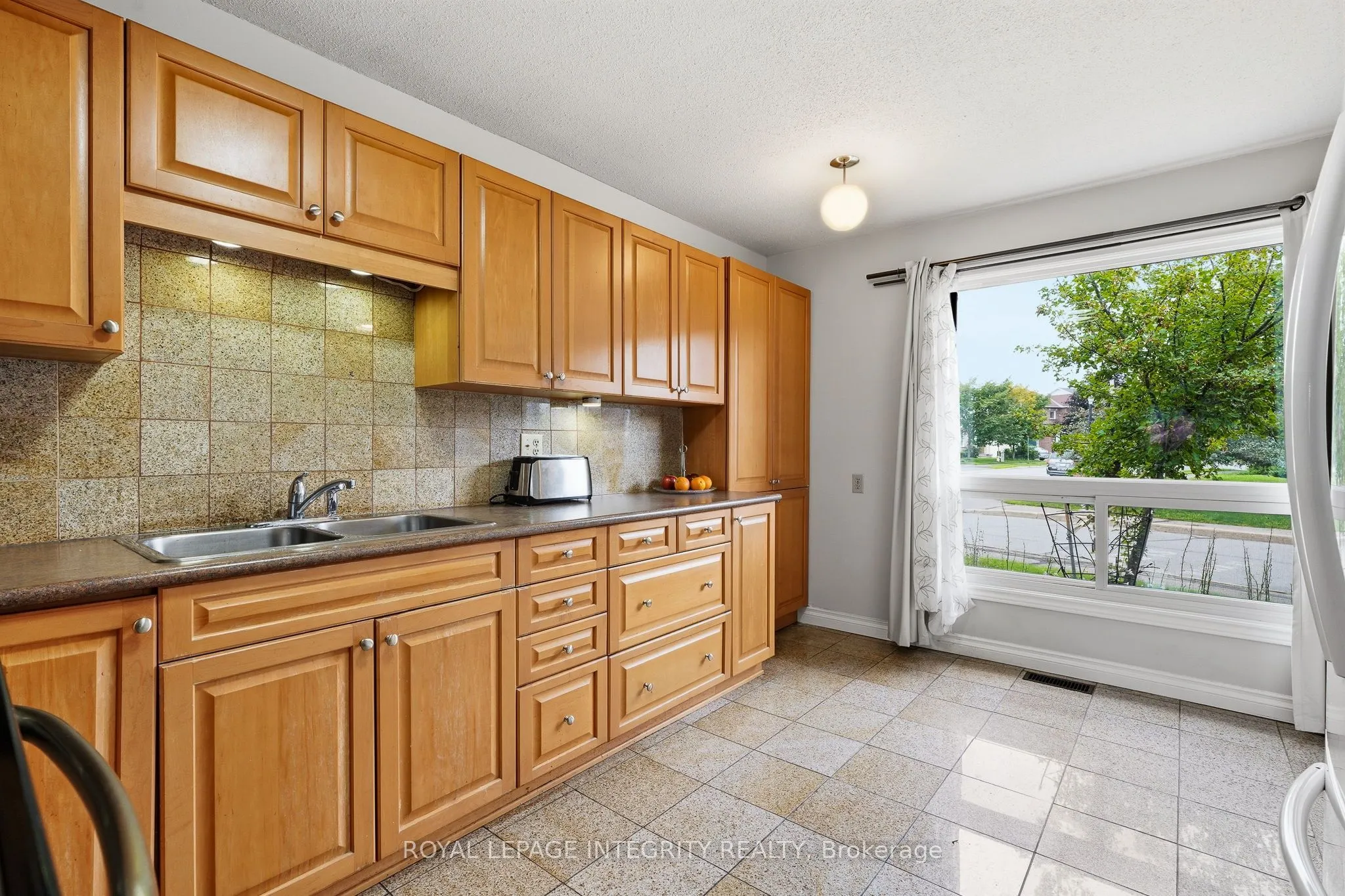 890 Cahill Drive W #4