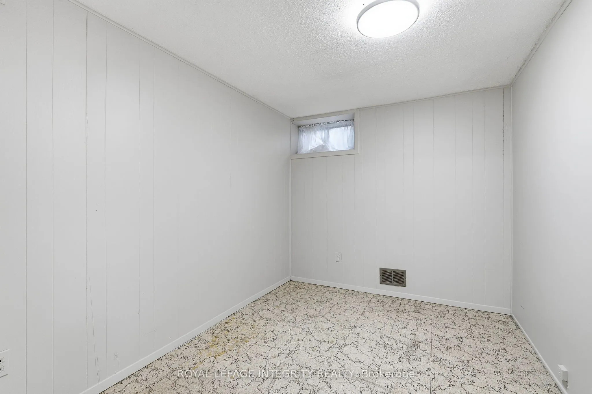 890 Cahill Drive W #4