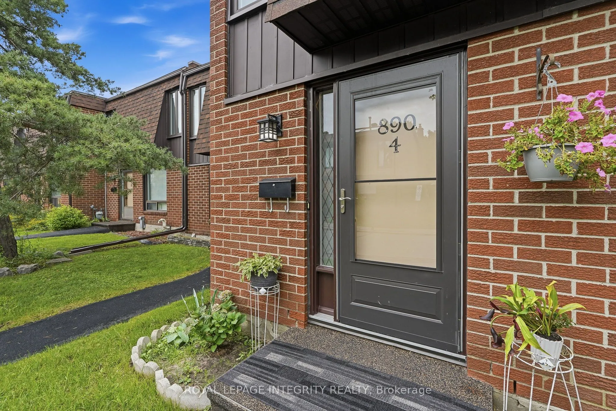 890 Cahill Drive W #4