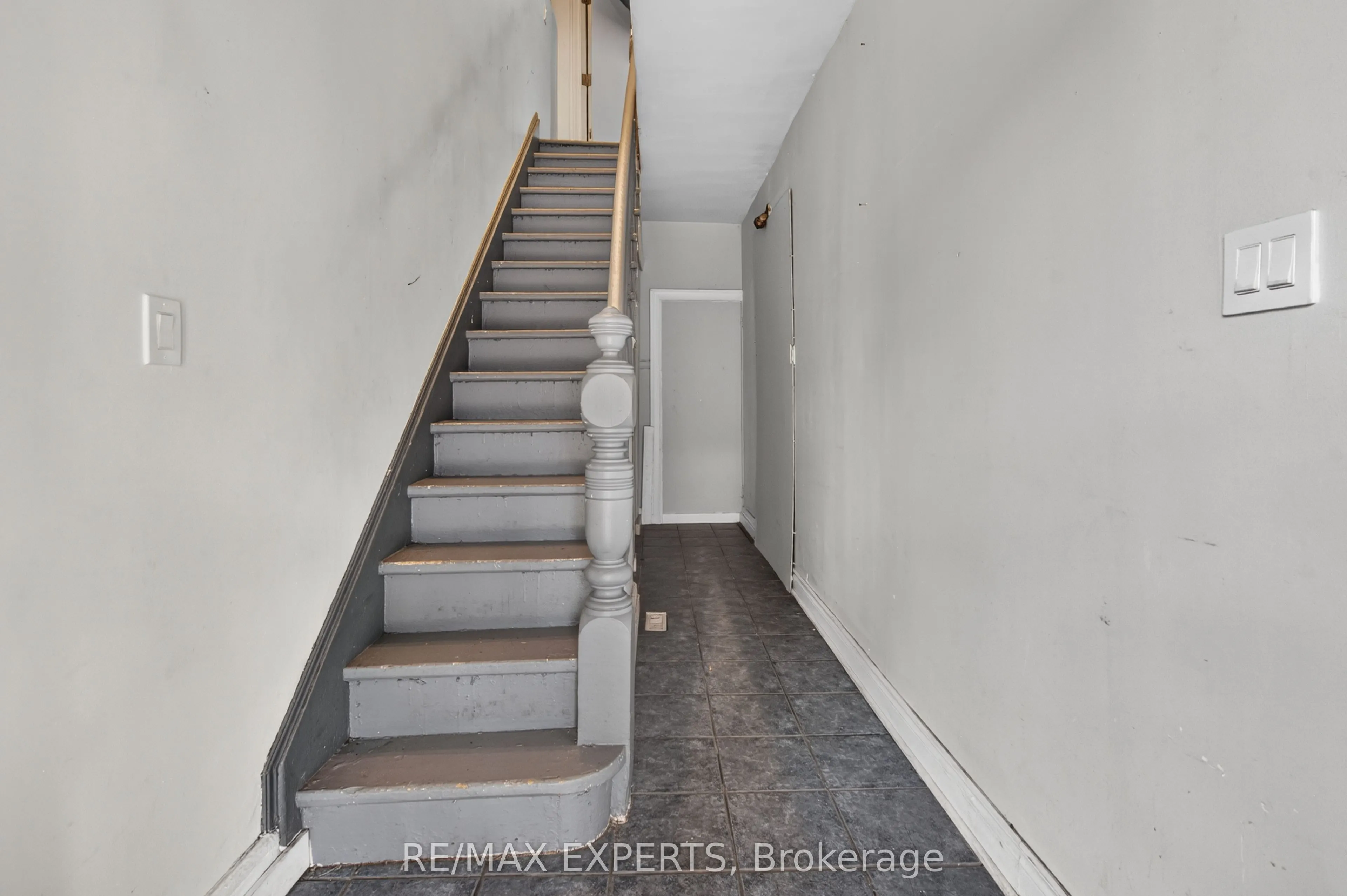 99 Leeming Street