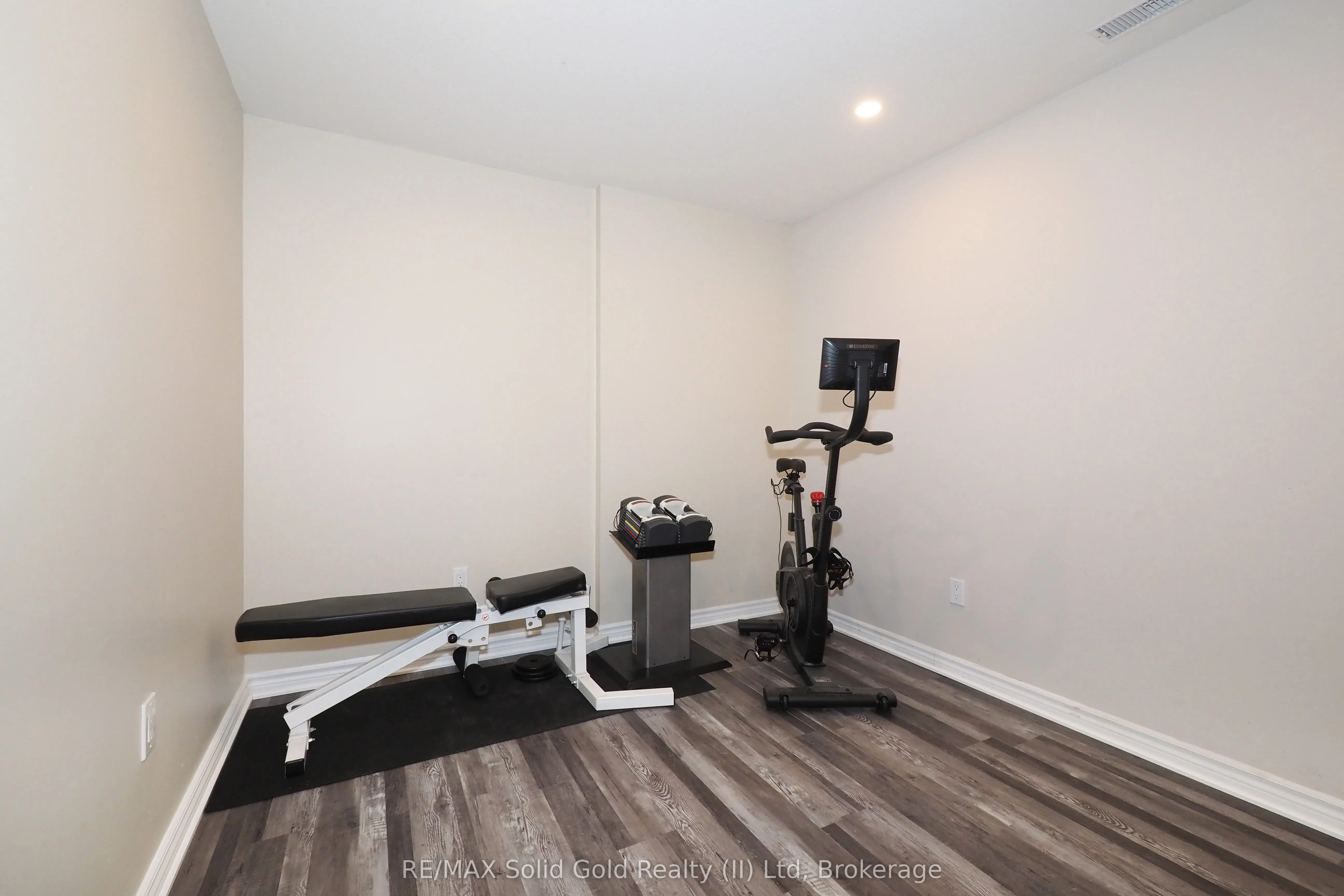288 Albert Street #208