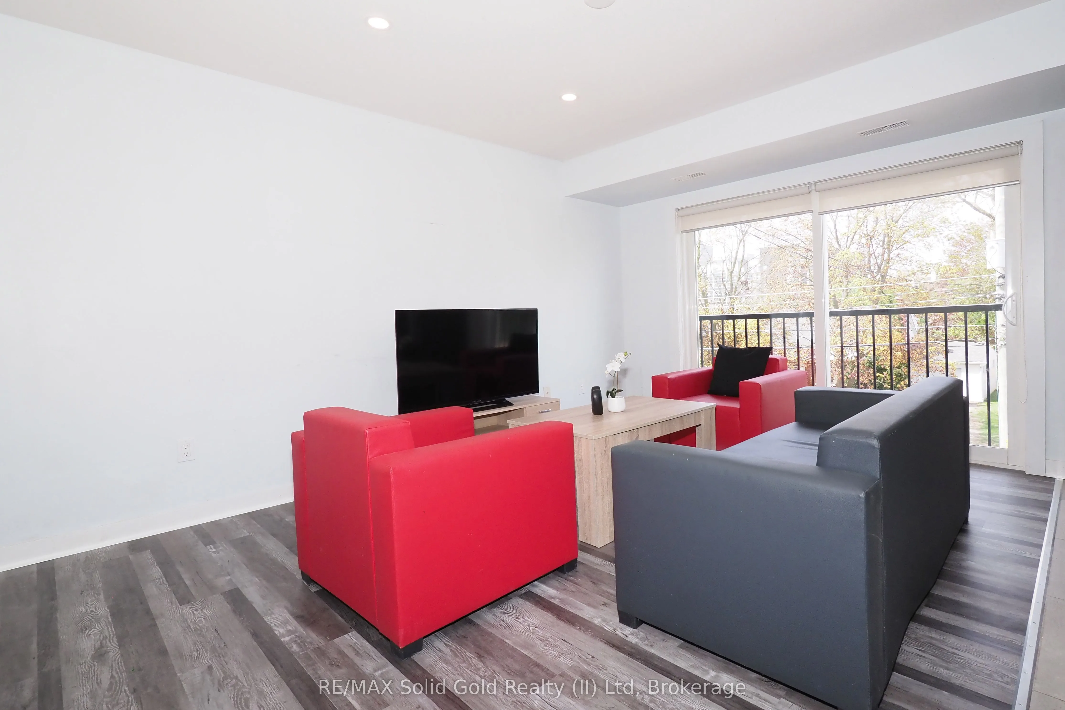 288 Albert Street #208