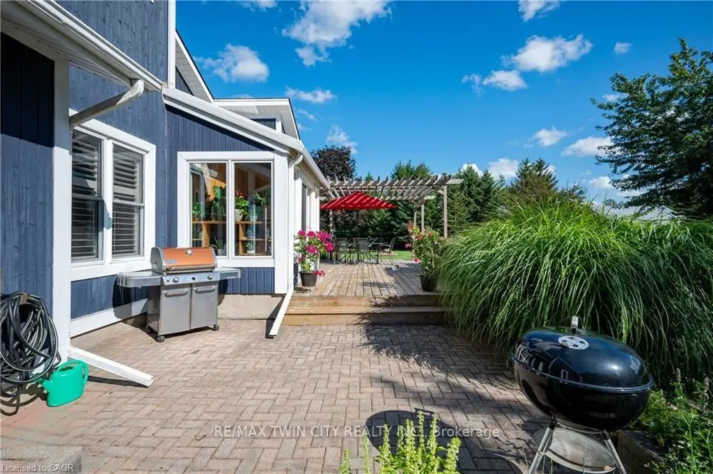 6471 Sideroad 15 Road