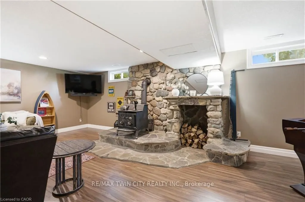 6471 Sideroad 15 Road