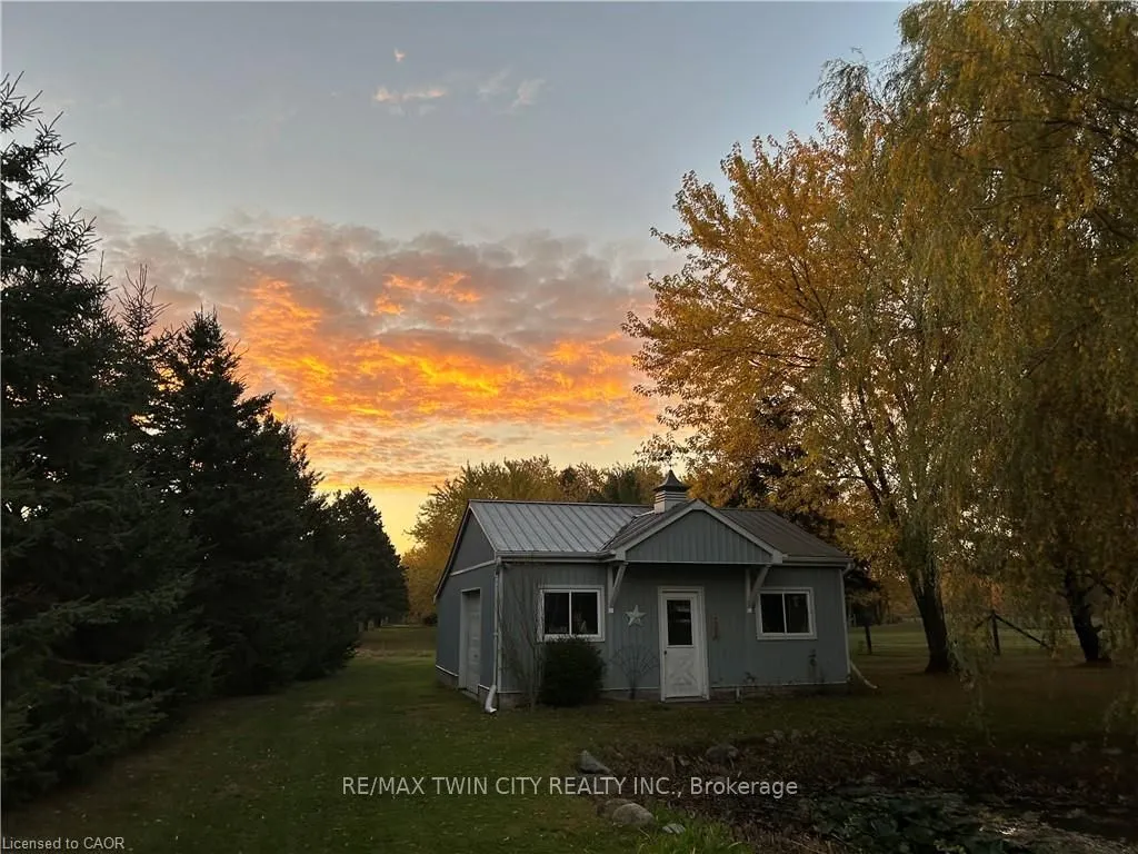 6471 Sideroad 15 Road