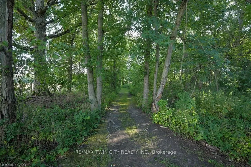 6471 Sideroad 15 Road