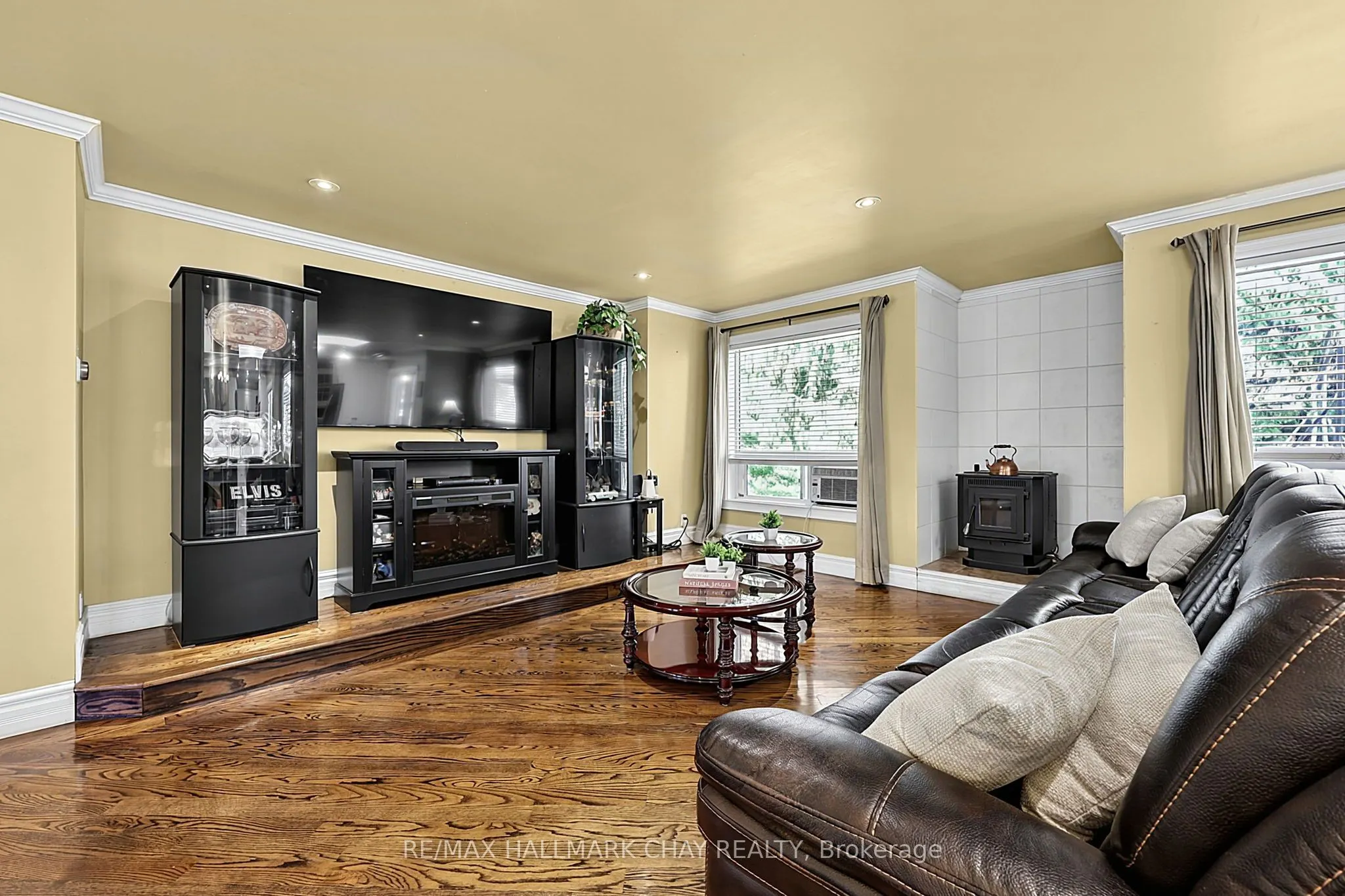 31 Hillside Drive