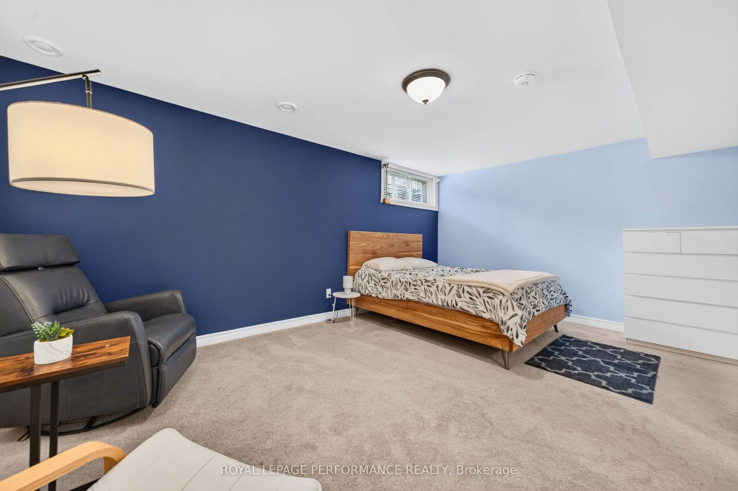 639 Robert Hill Street