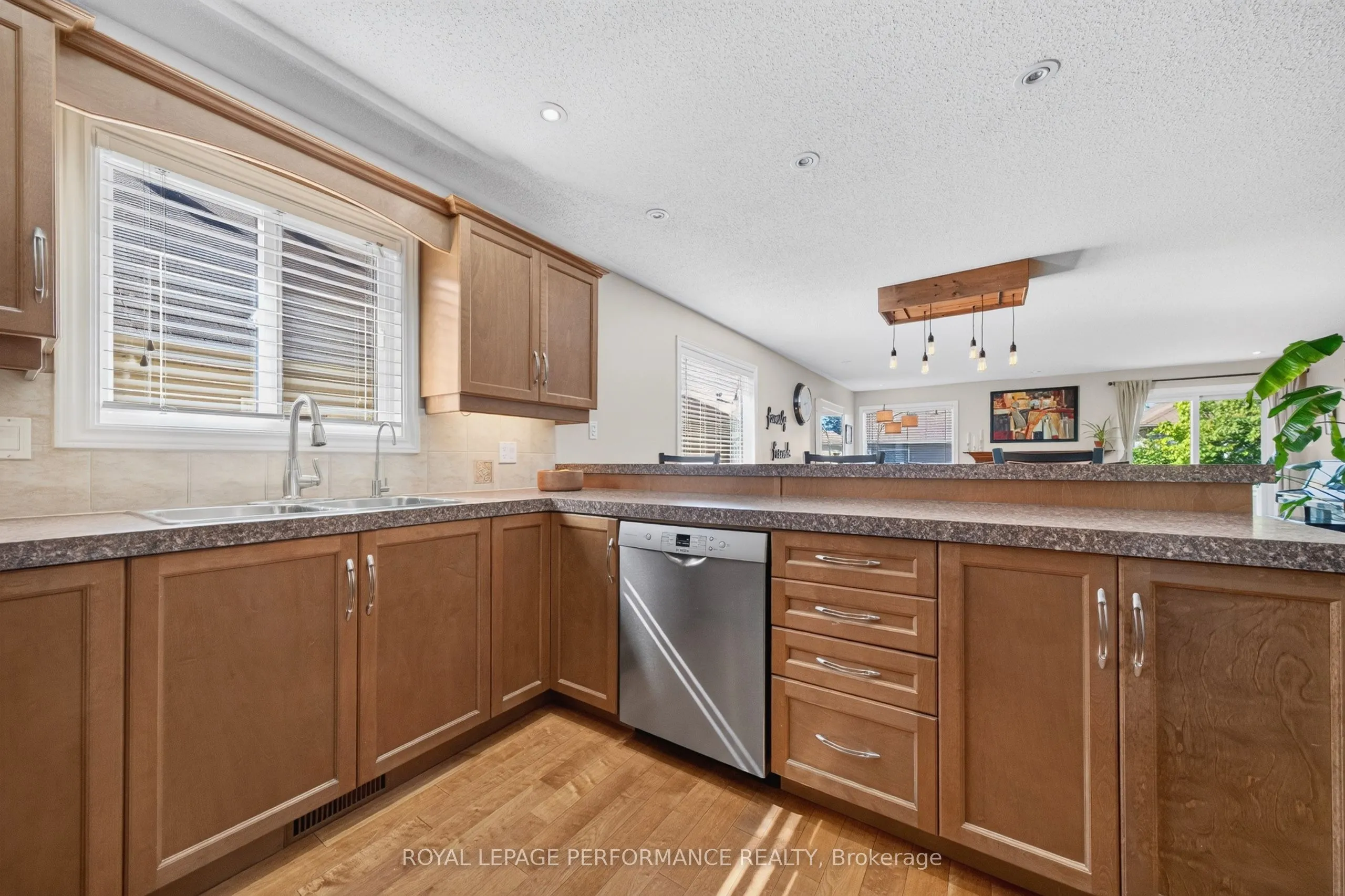 639 Robert Hill Street