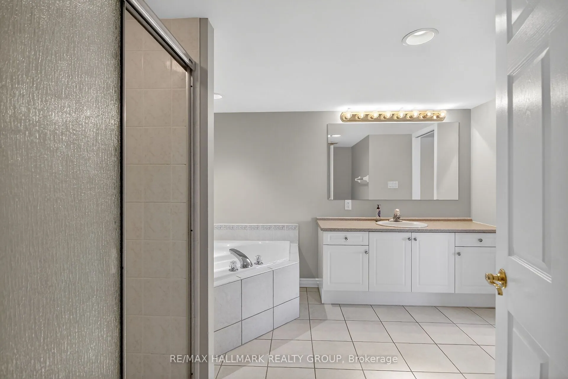 51 Robson Court #2B
