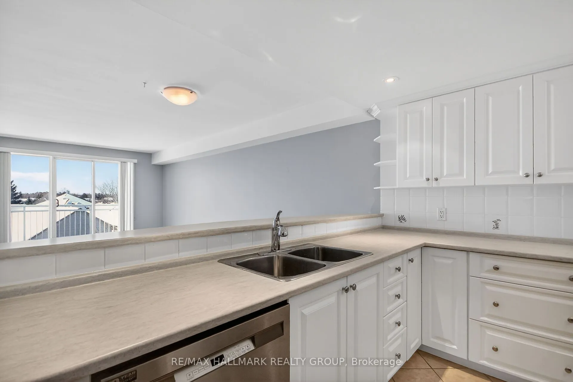 51 Robson Court #2B