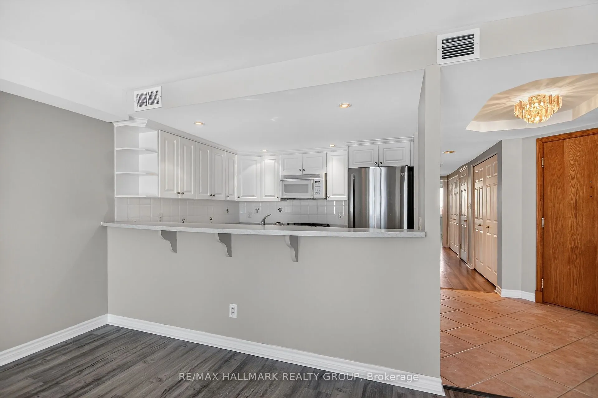 51 Robson Court #2B