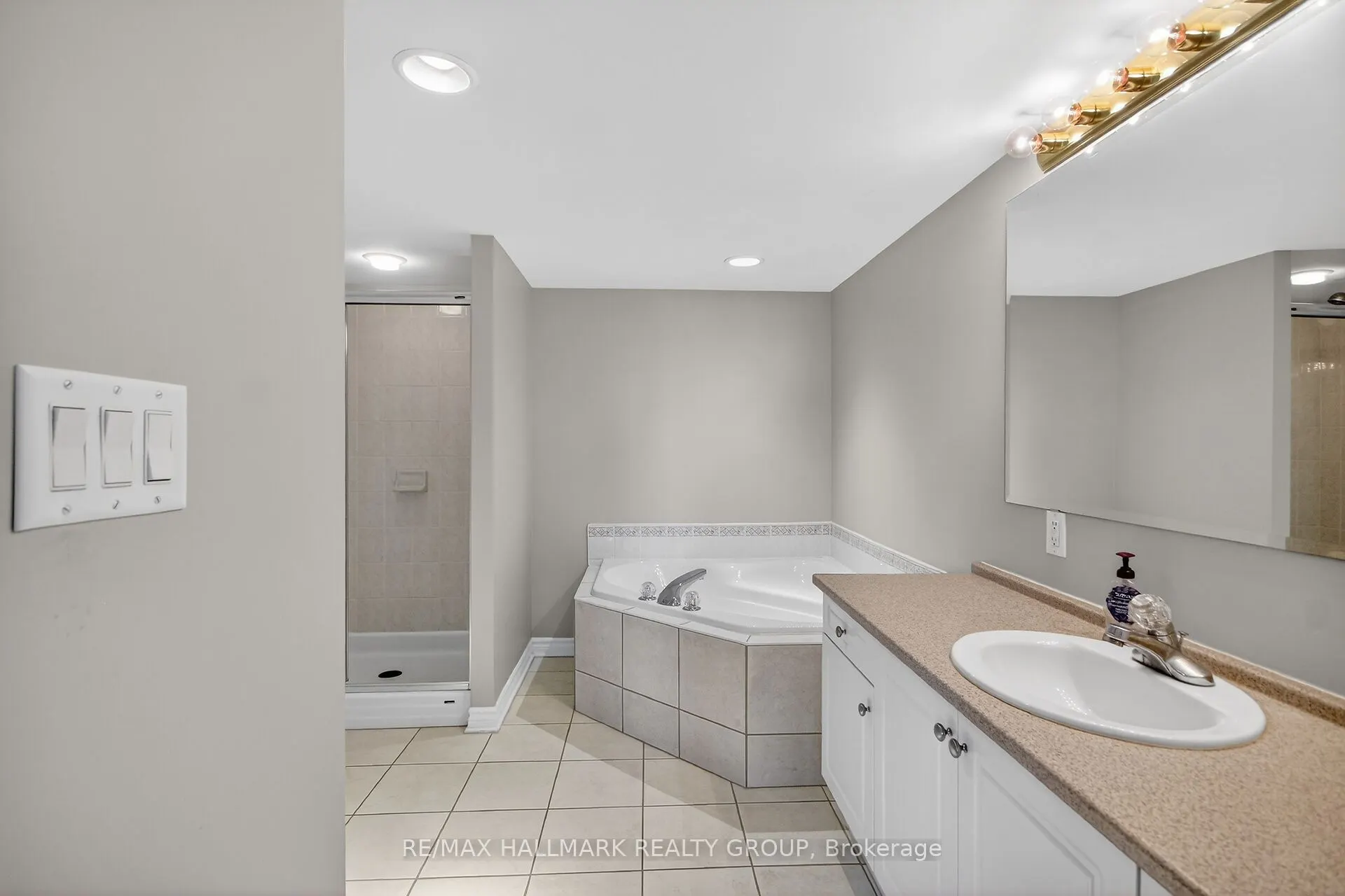 51 Robson Court #2B