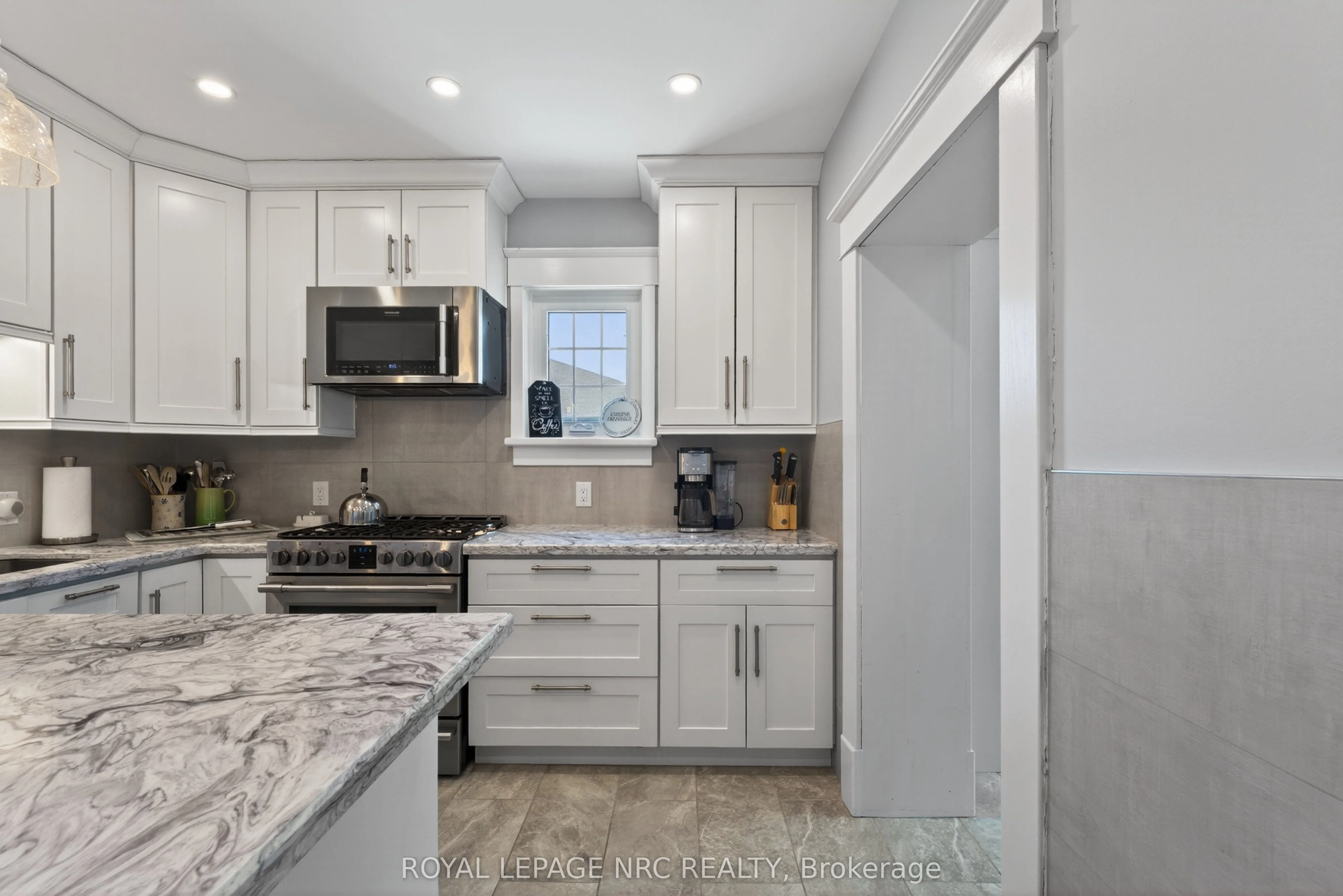 260 Main Street E