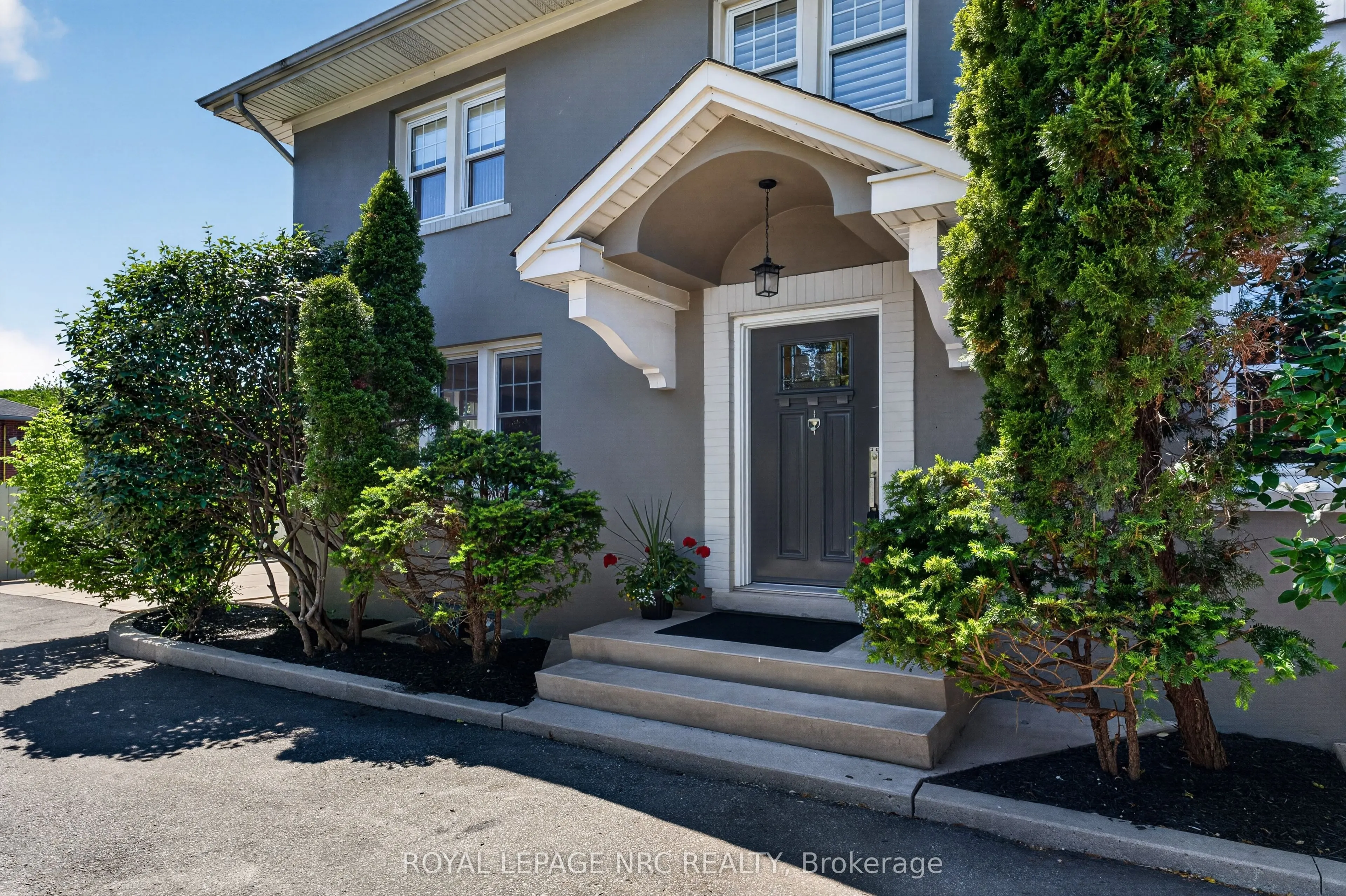 260 Main Street E