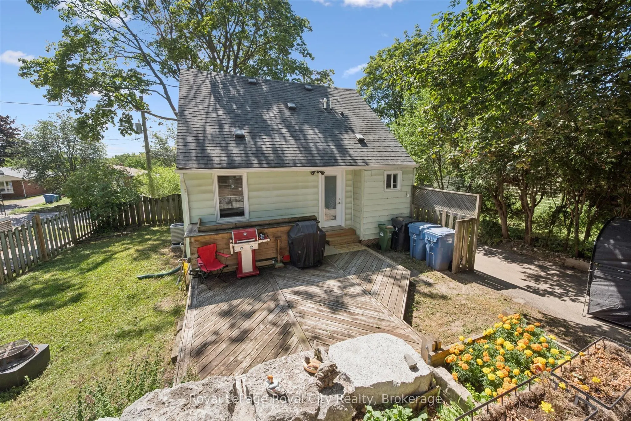 39 Ridgewood Avenue