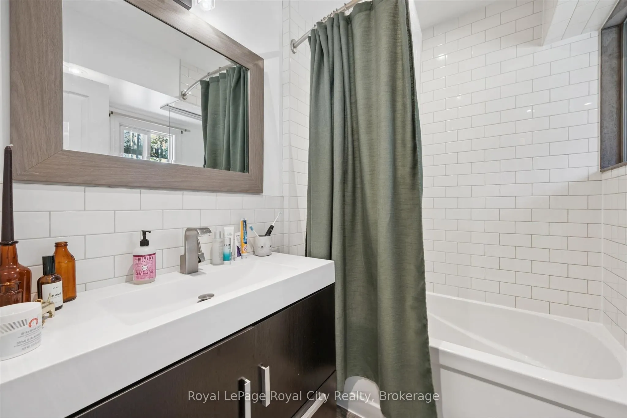 39 Ridgewood Avenue