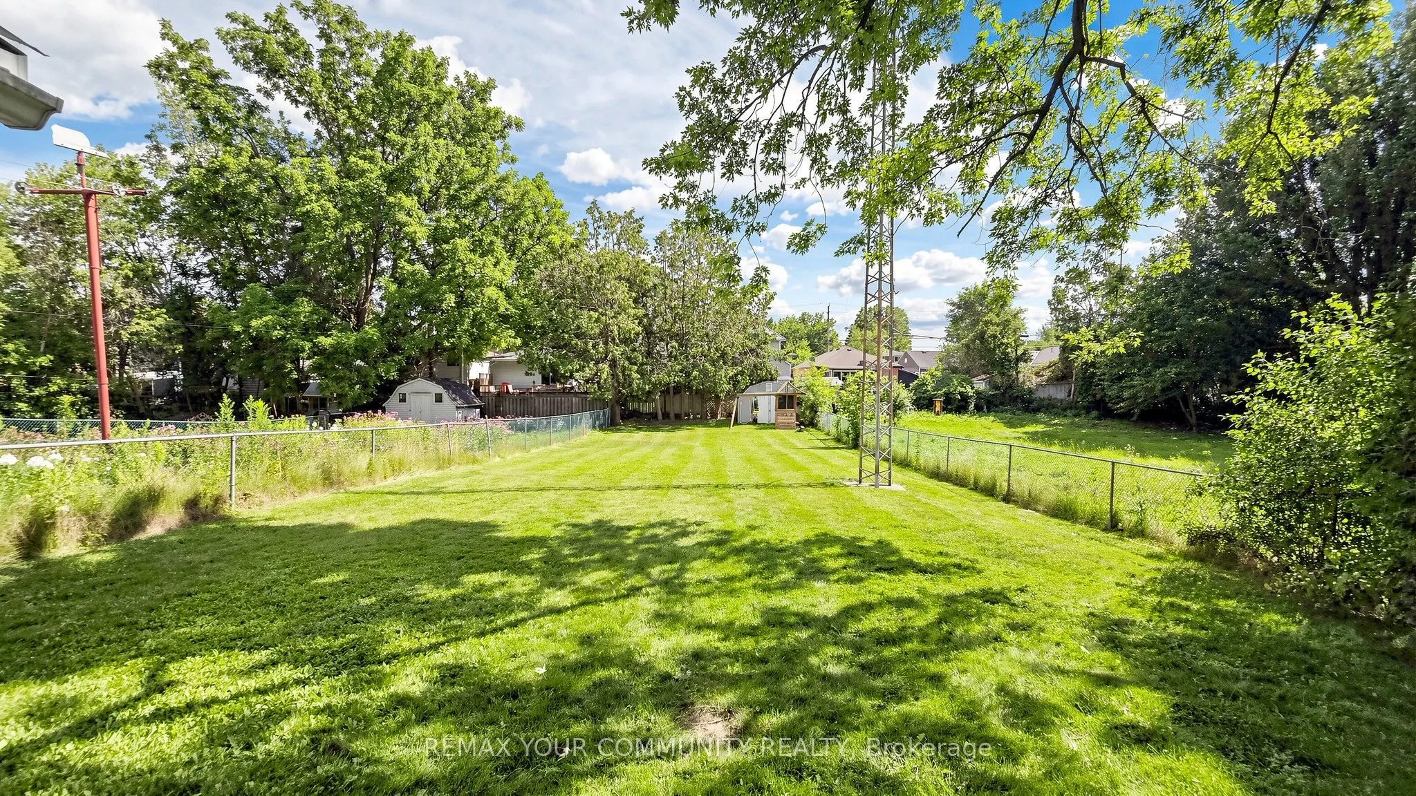 675 Lundys Lane