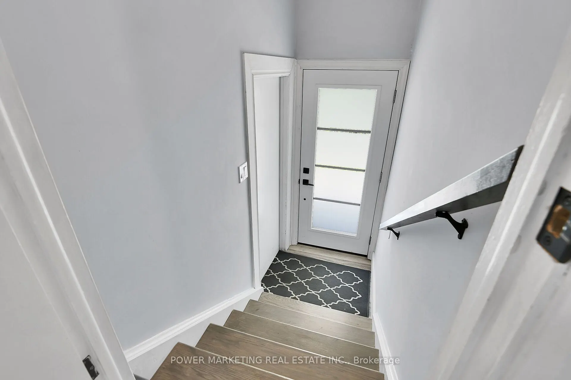 35 Tauvette Street