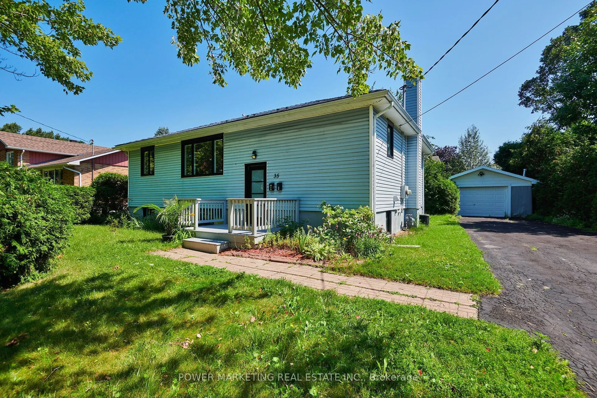 35 Tauvette Street