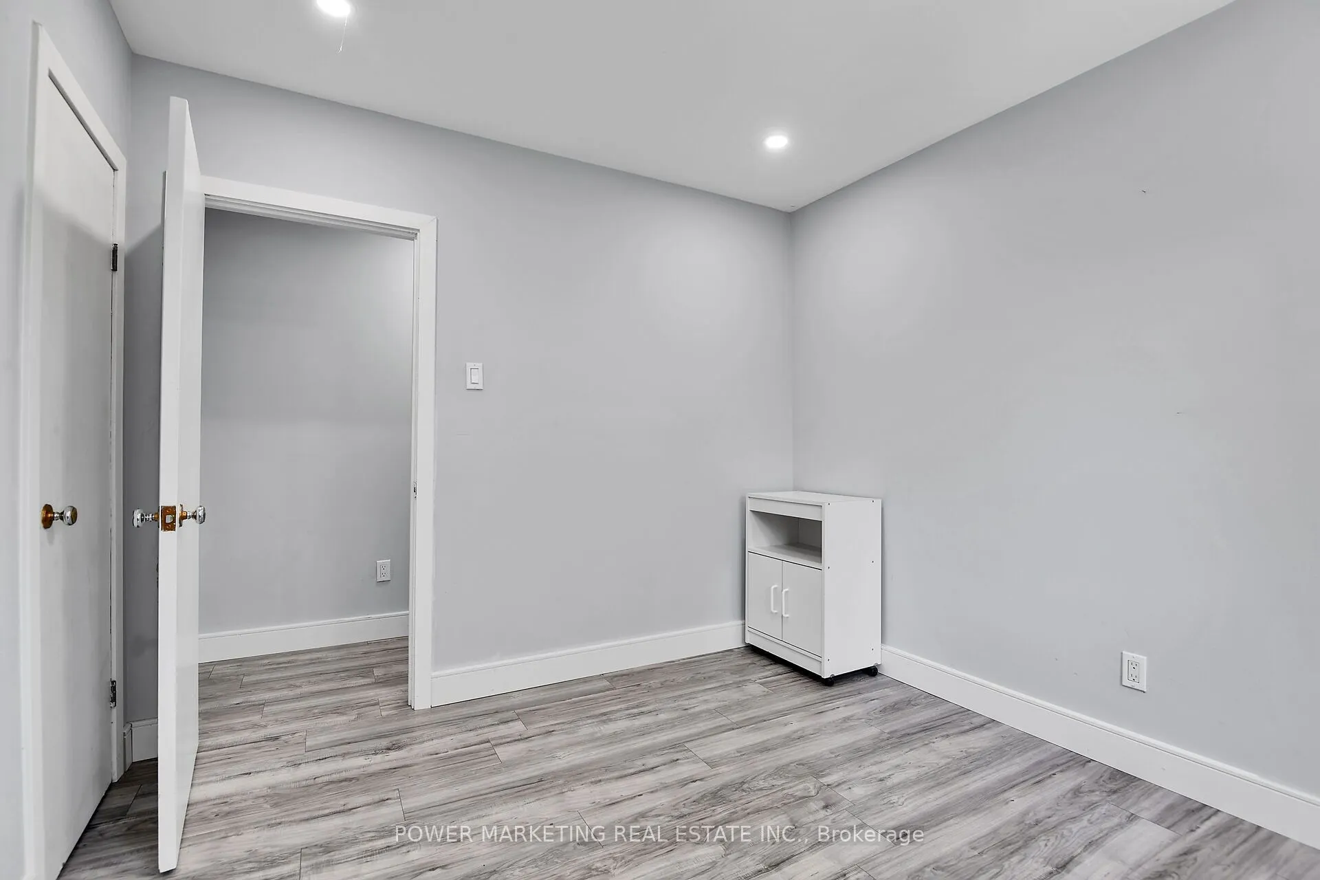 35 Tauvette Street