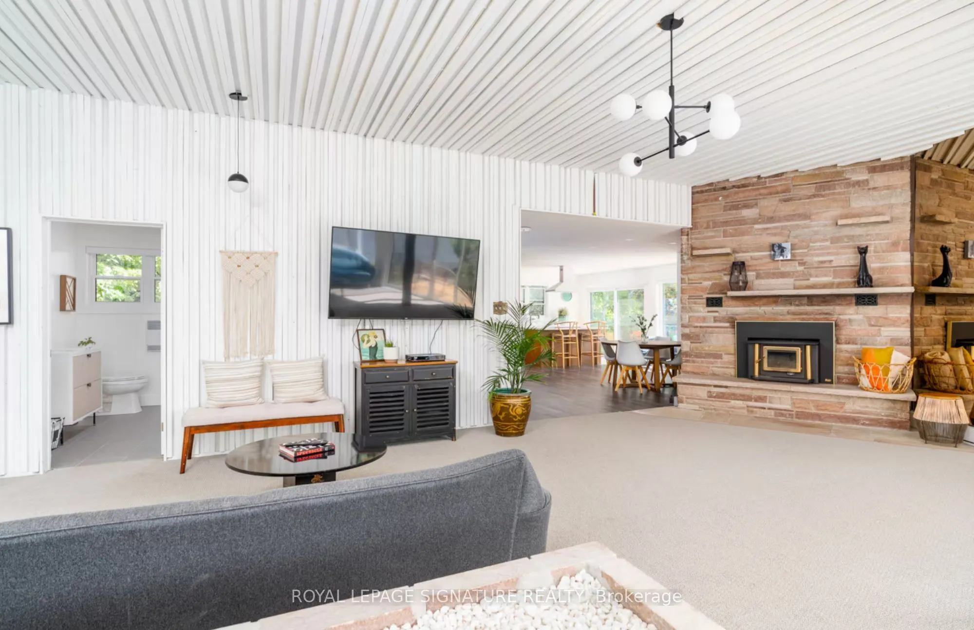 1018 Clearwater Shores Boulevard