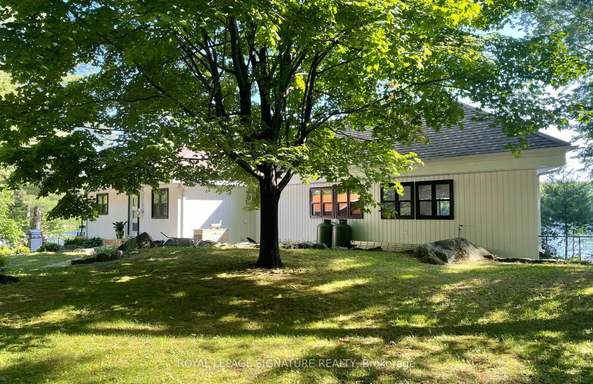1018 Clearwater Shores Boulevard