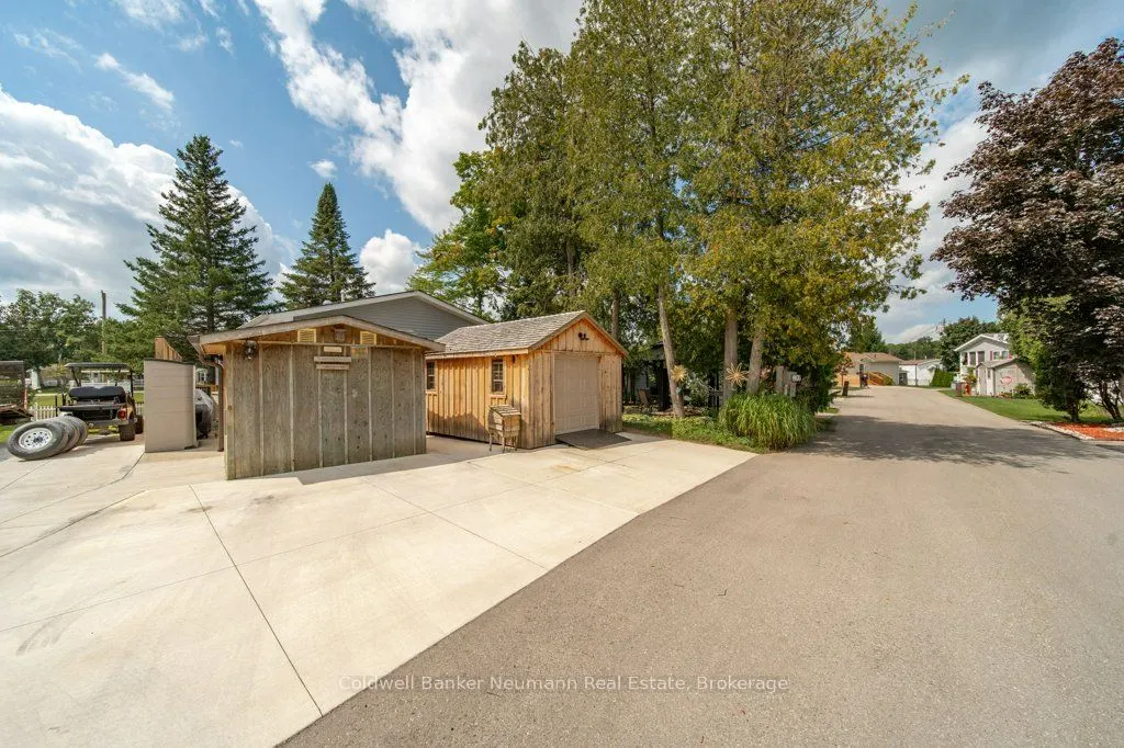 41 Trillium Beach Drive Pvt Drive