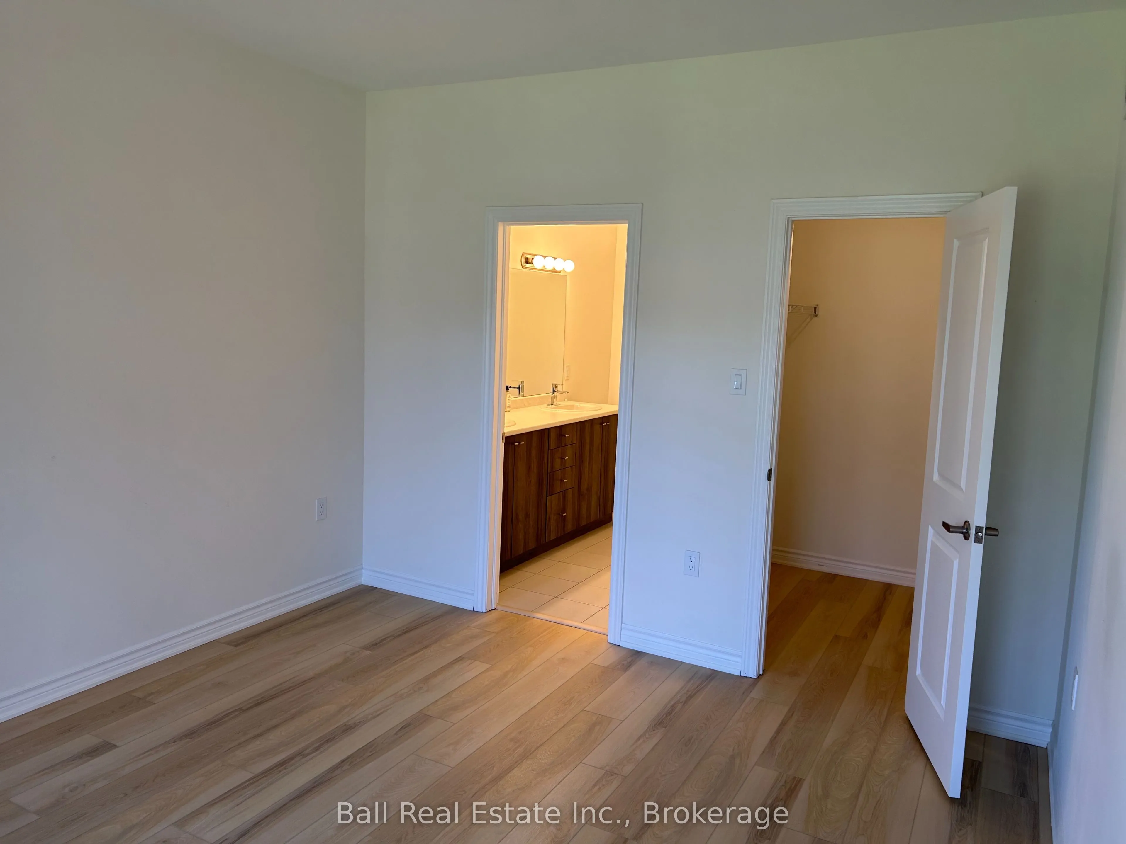 17 Lakewood Crescent #26