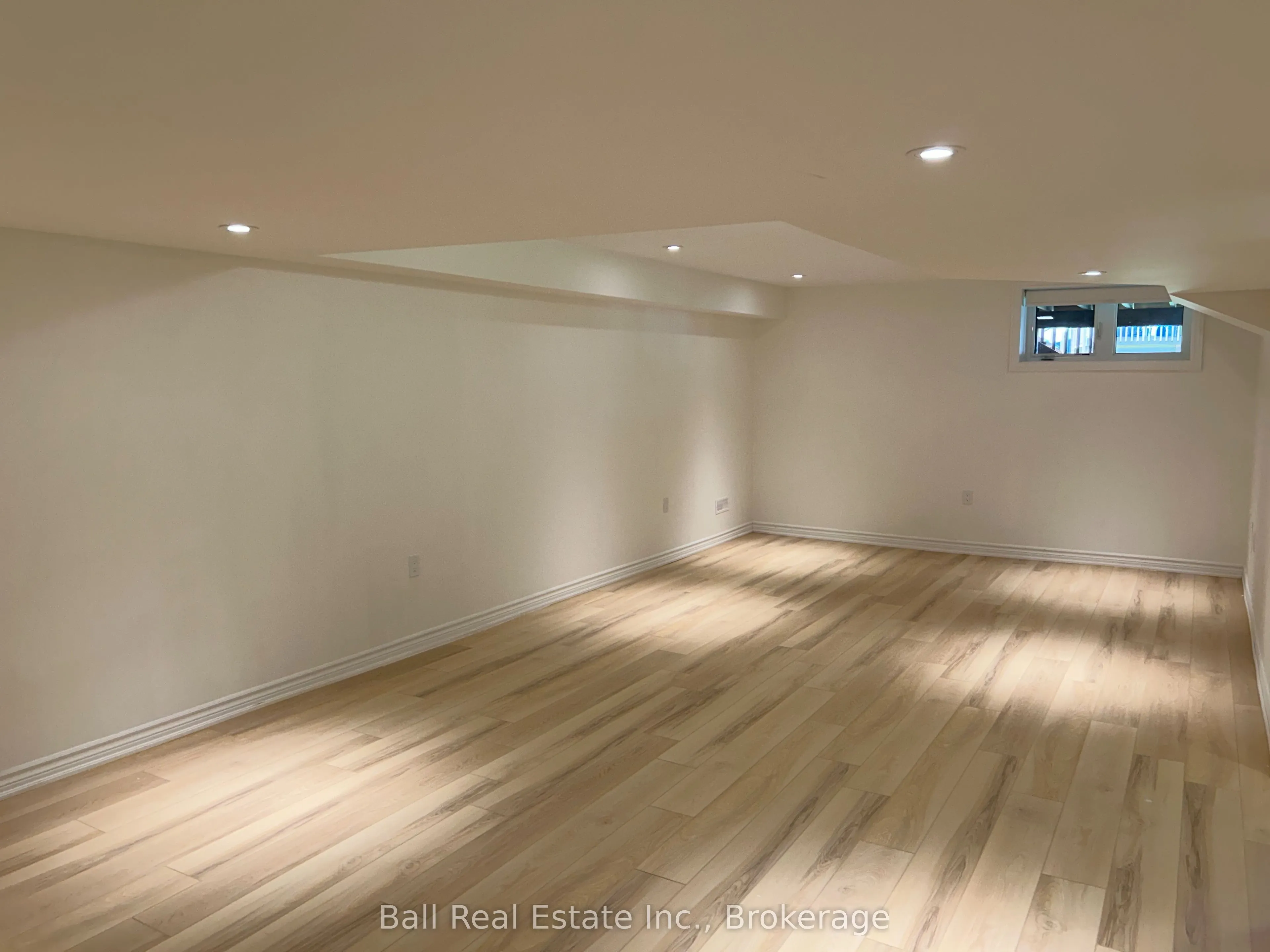 17 Lakewood Crescent #26