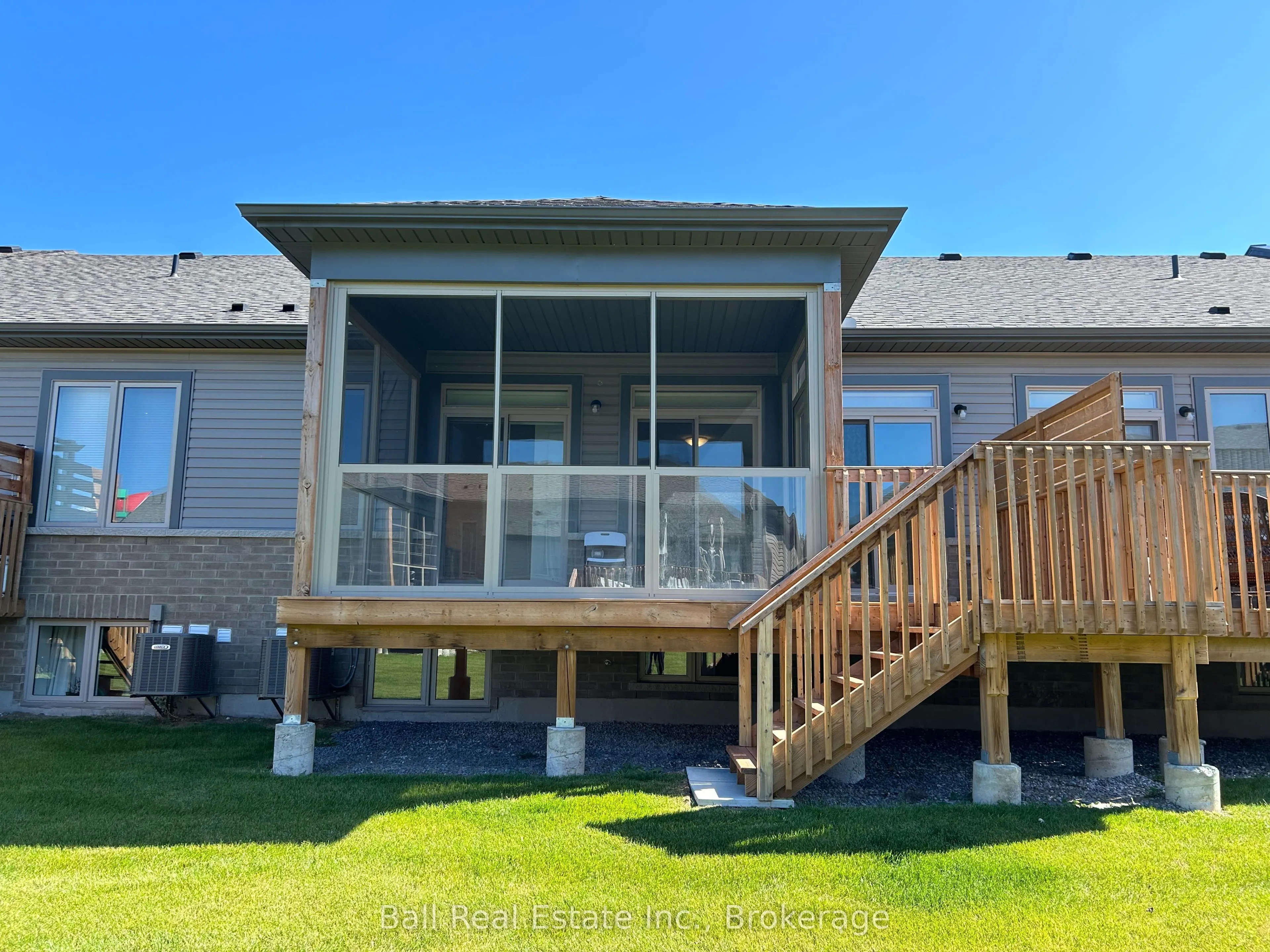 17 Lakewood Crescent #26