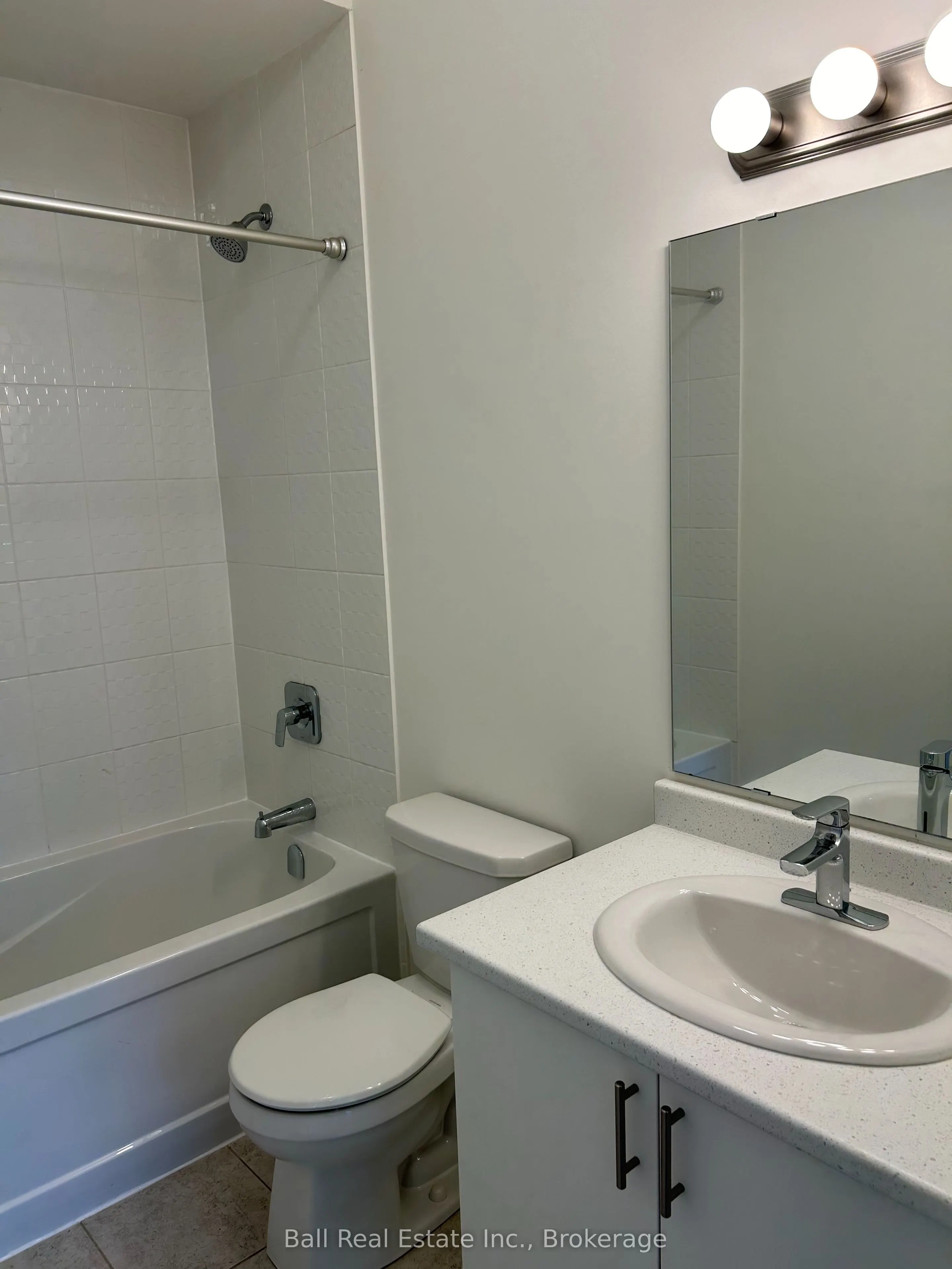 17 Lakewood Crescent #26