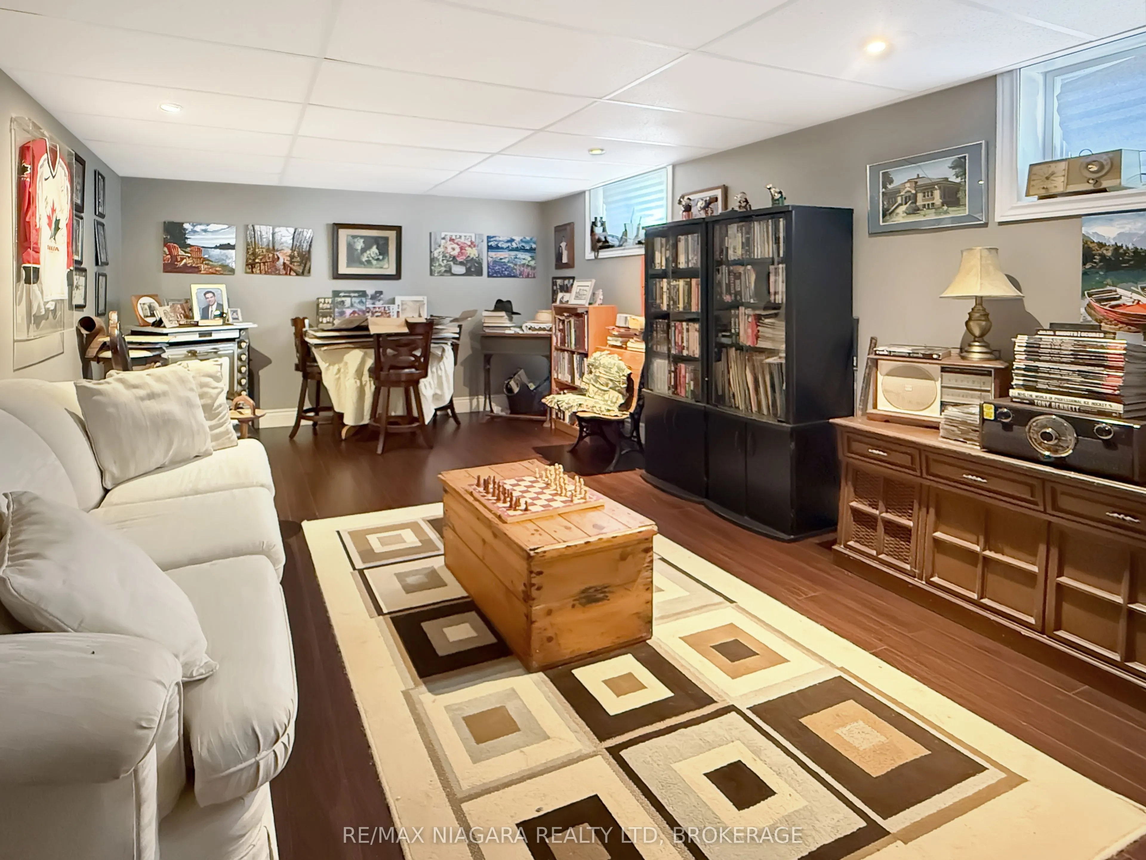 27 Lindbergh Drive