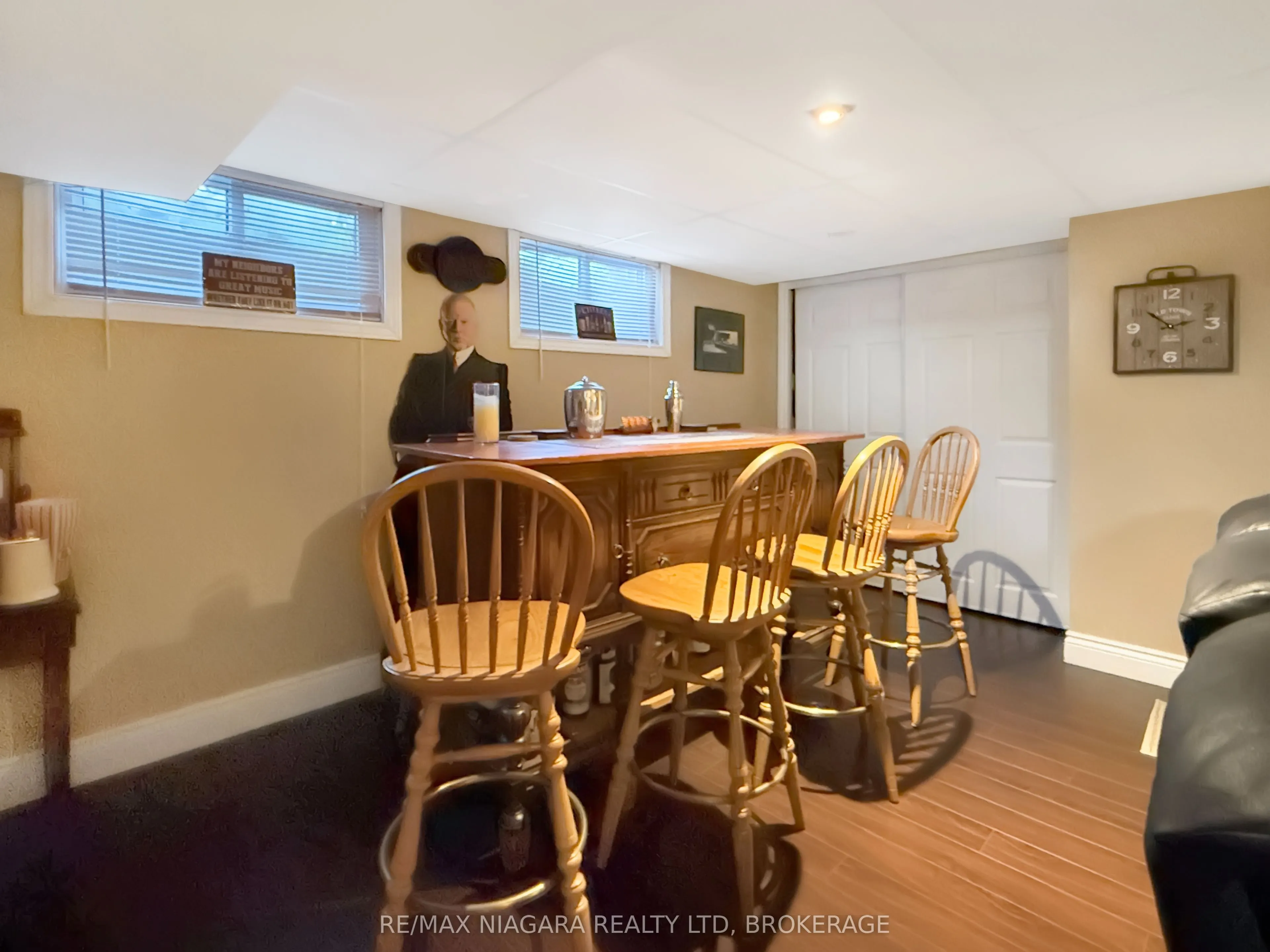 27 Lindbergh Drive