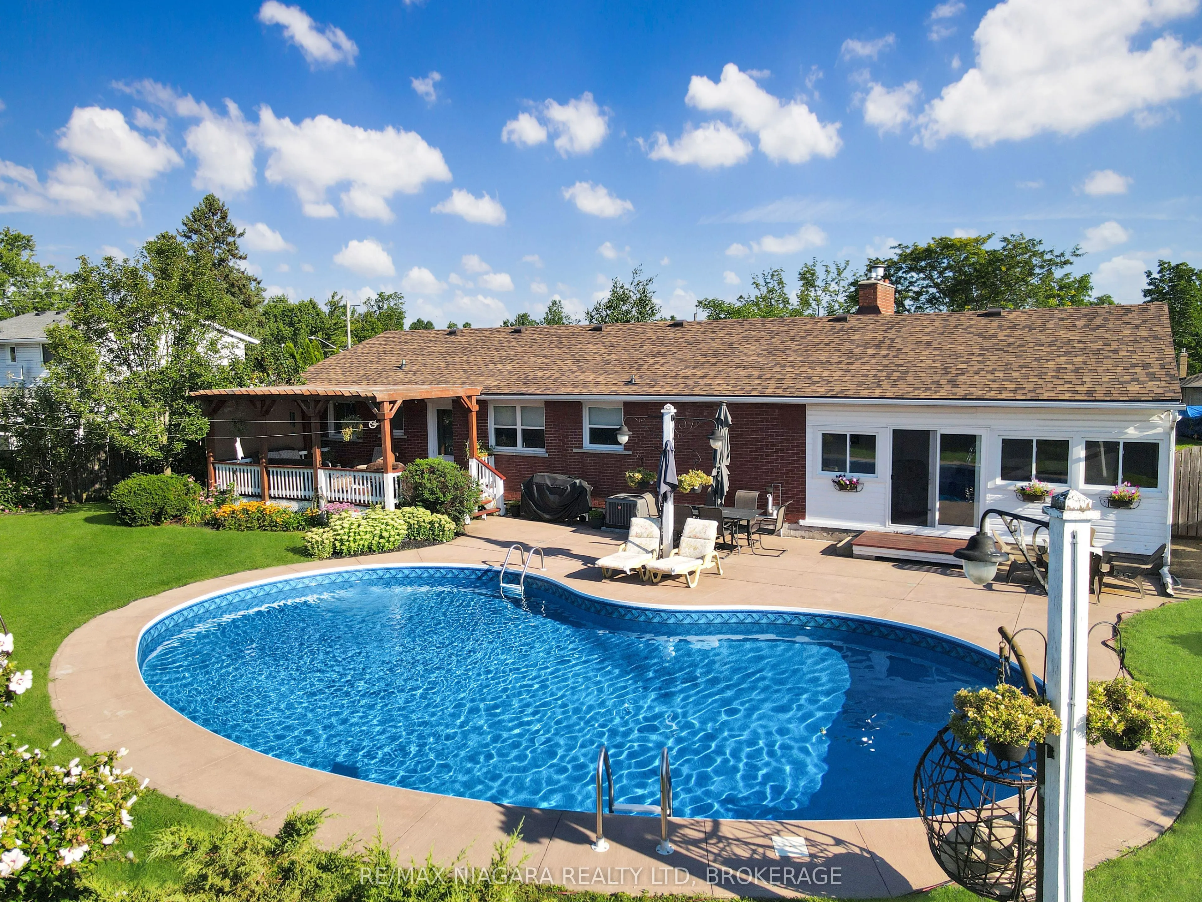 27 Lindbergh Drive