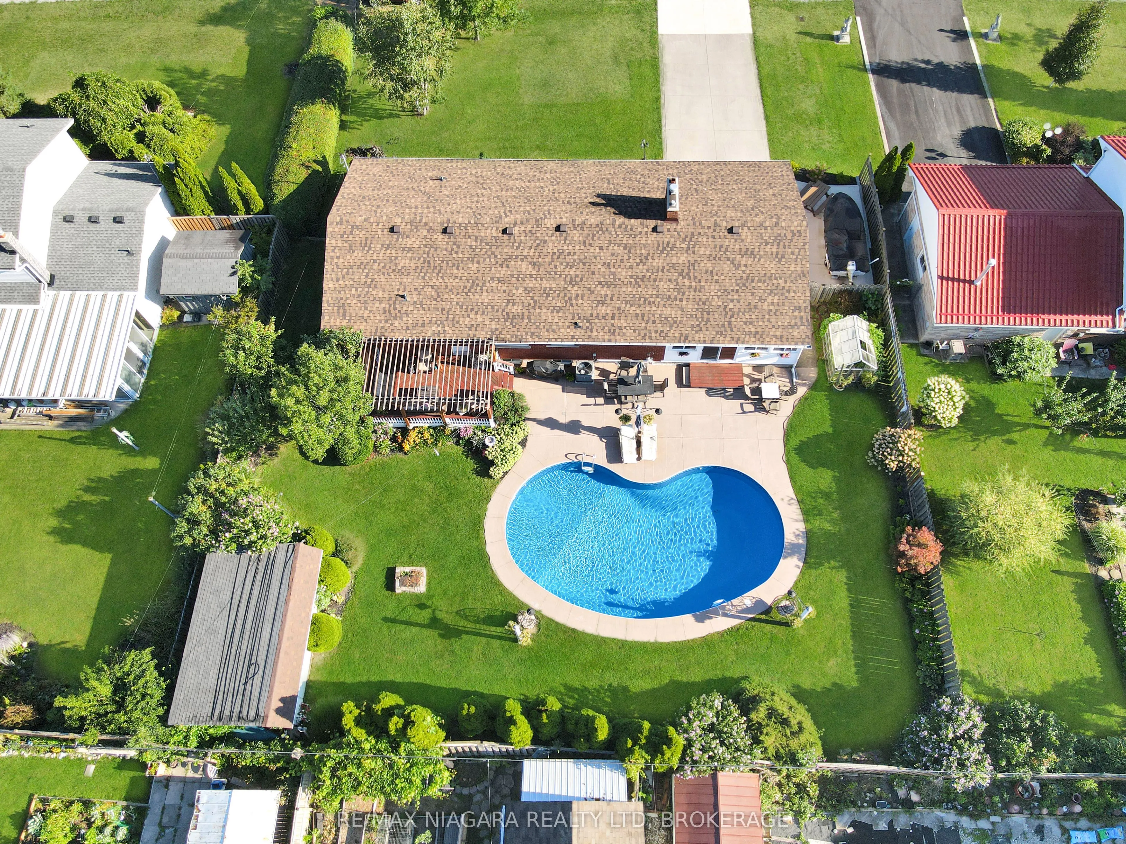 27 Lindbergh Drive