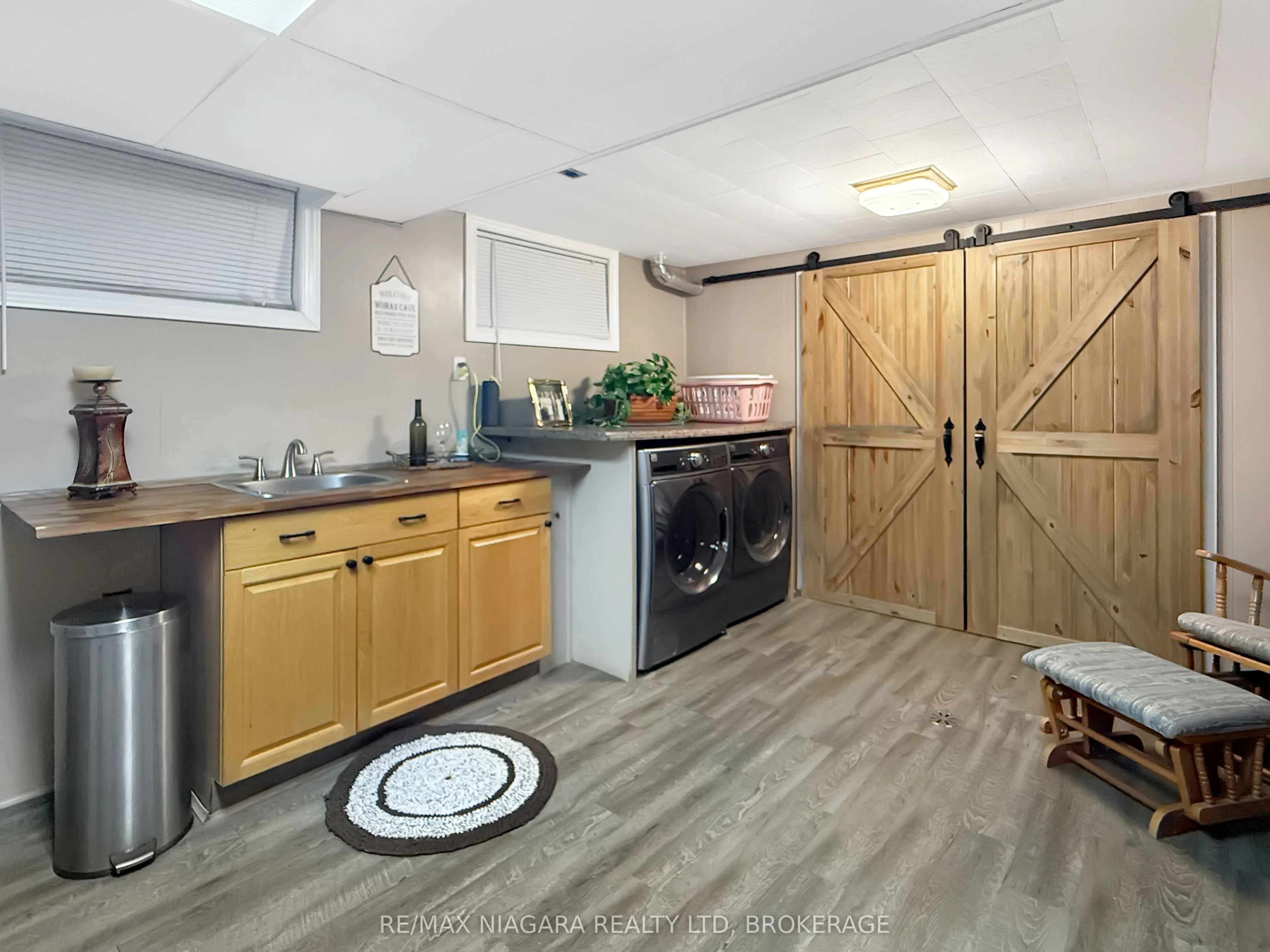 27 Lindbergh Drive