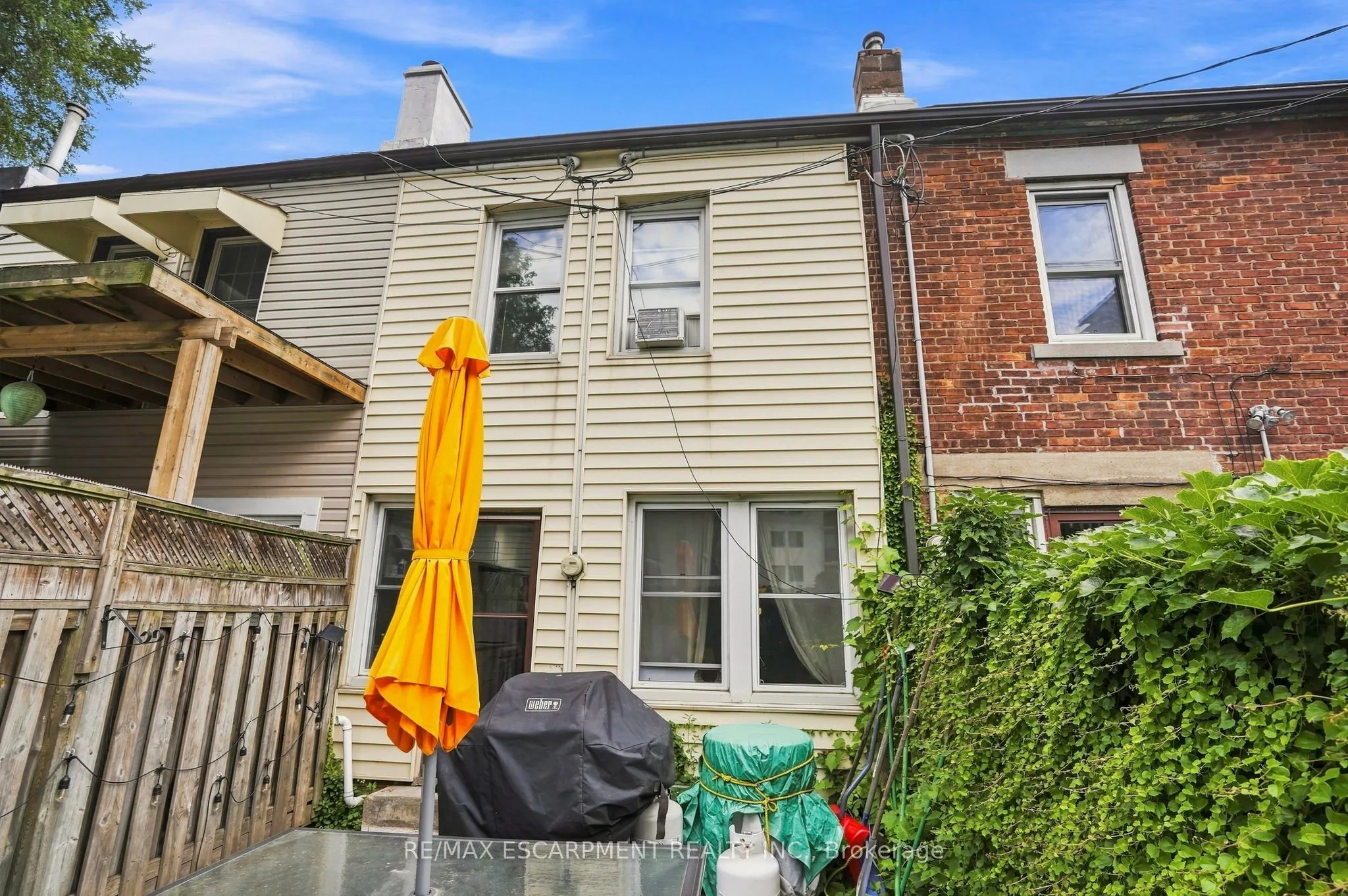 83 NAPIER Street
