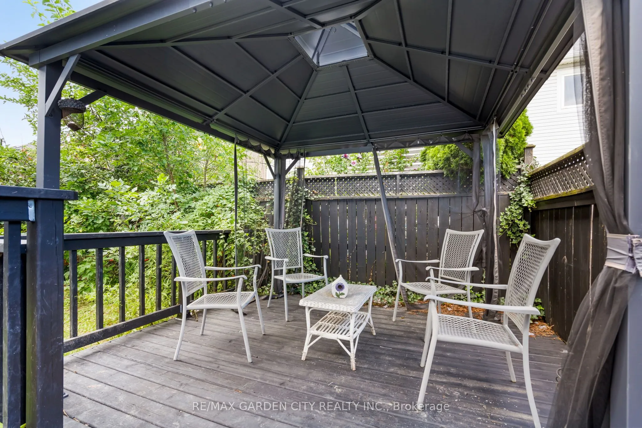 401 Wright Crescent