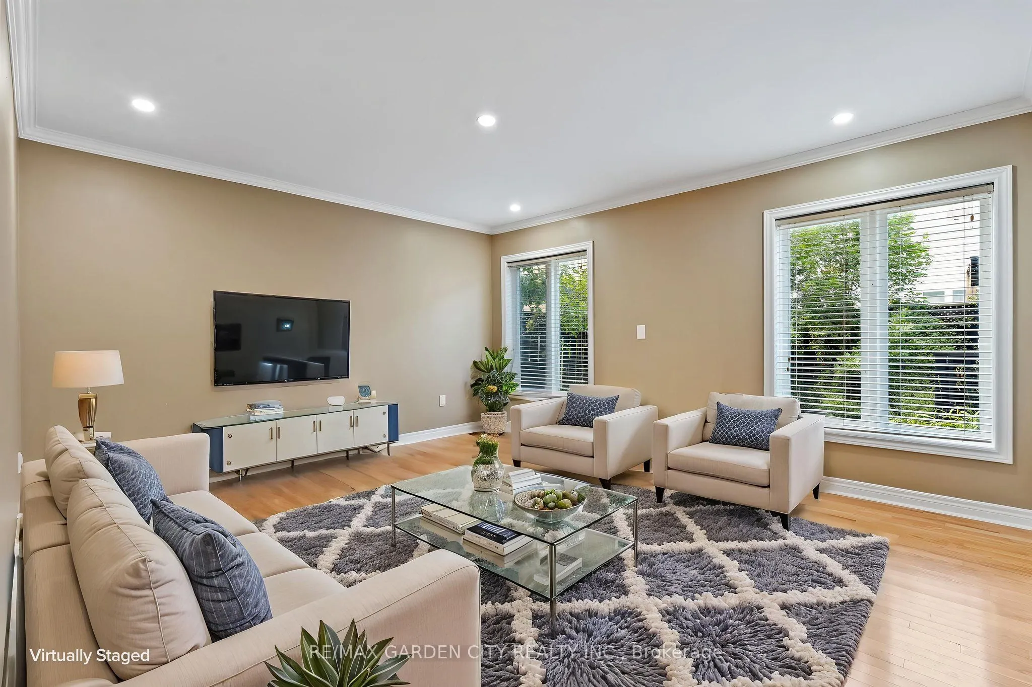 401 Wright Crescent
