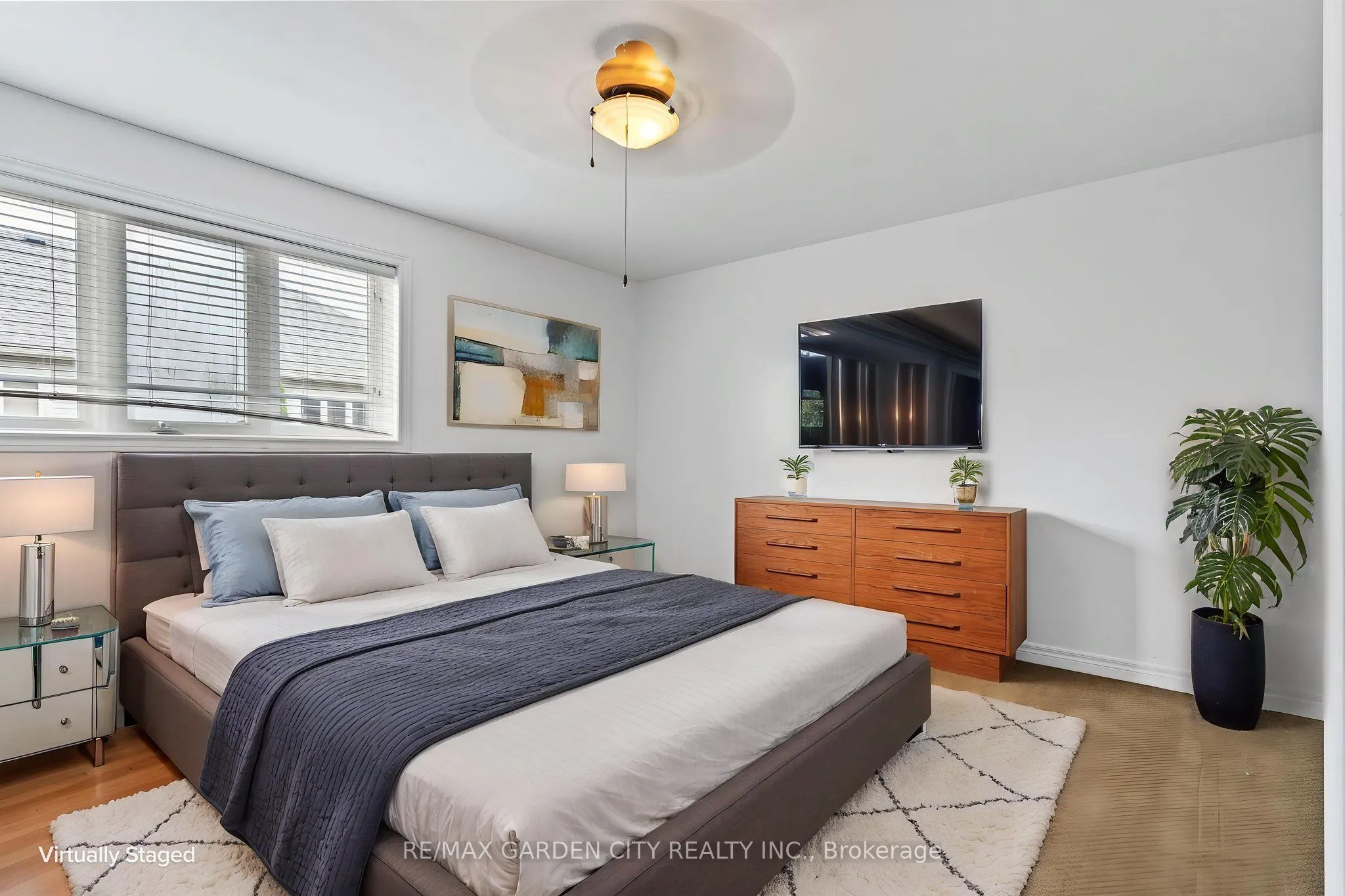 401 Wright Crescent