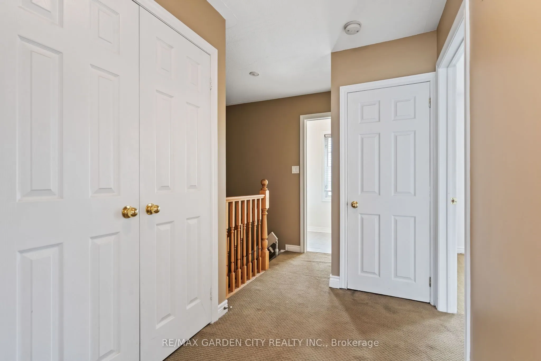 401 Wright Crescent