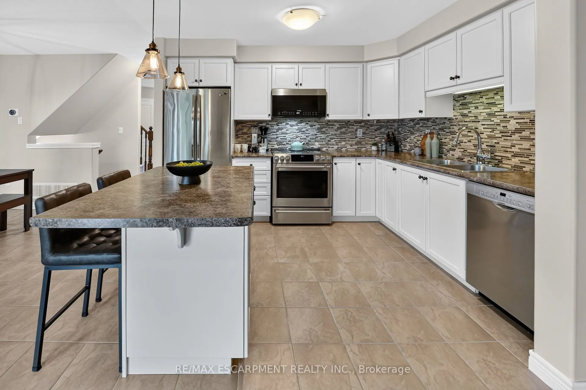 4838 Adam Court