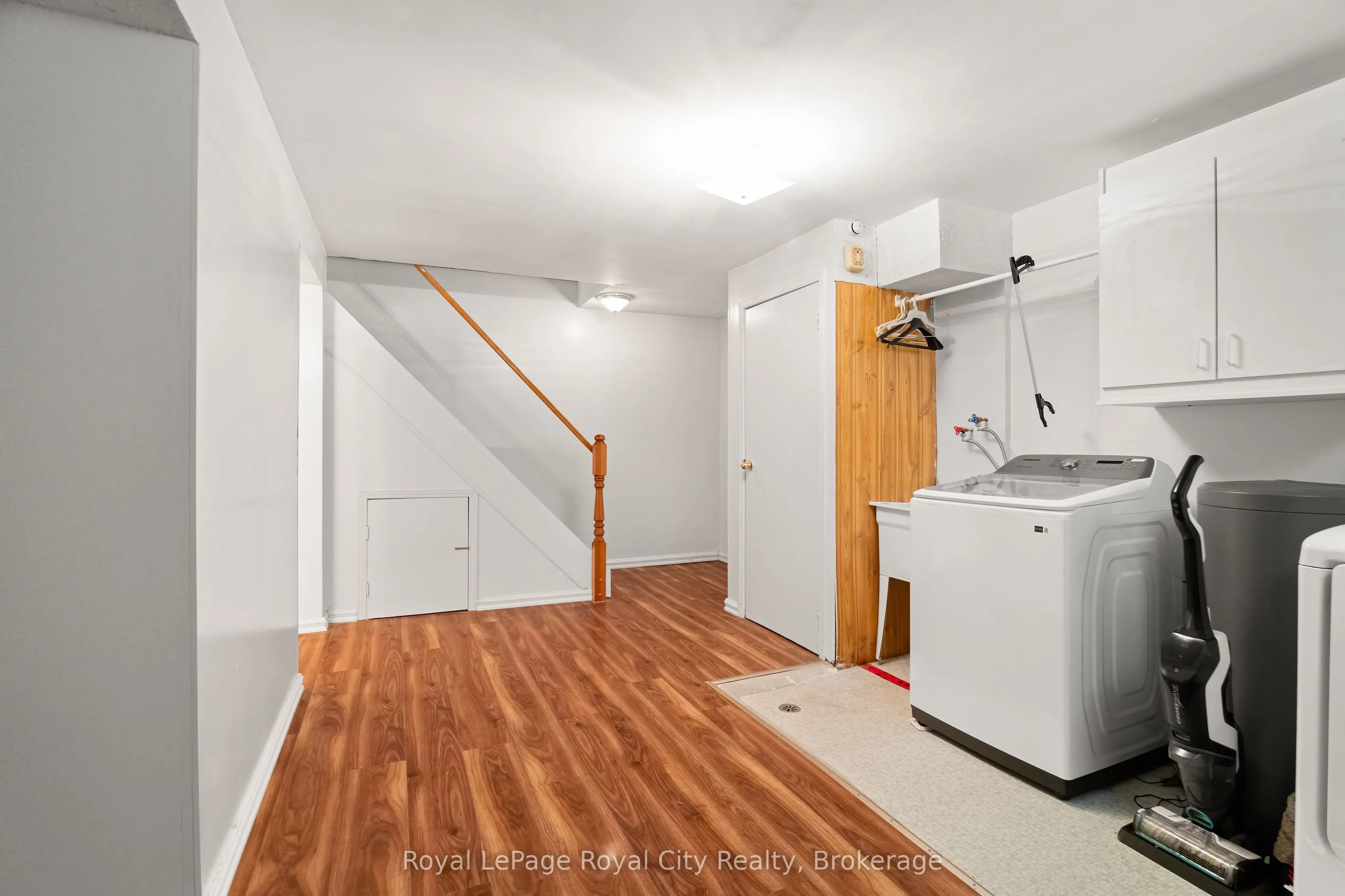 121 Imperial Road N