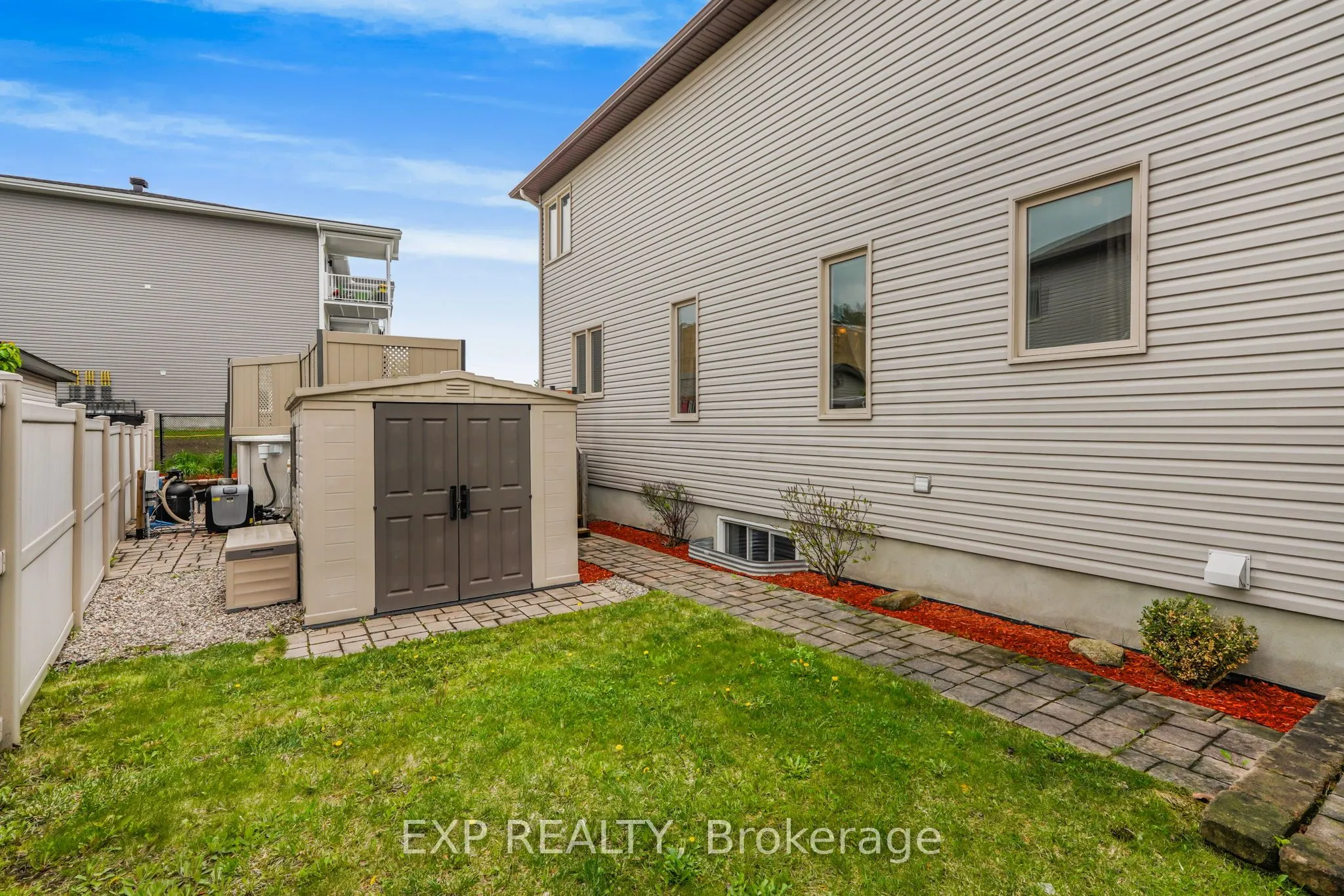 224 Topaze Crescent