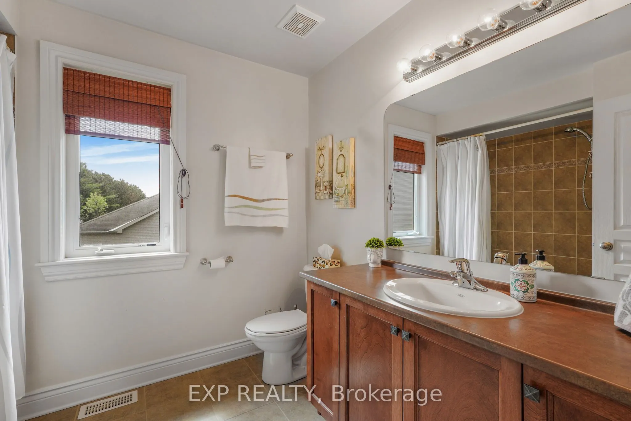 224 Topaze Crescent