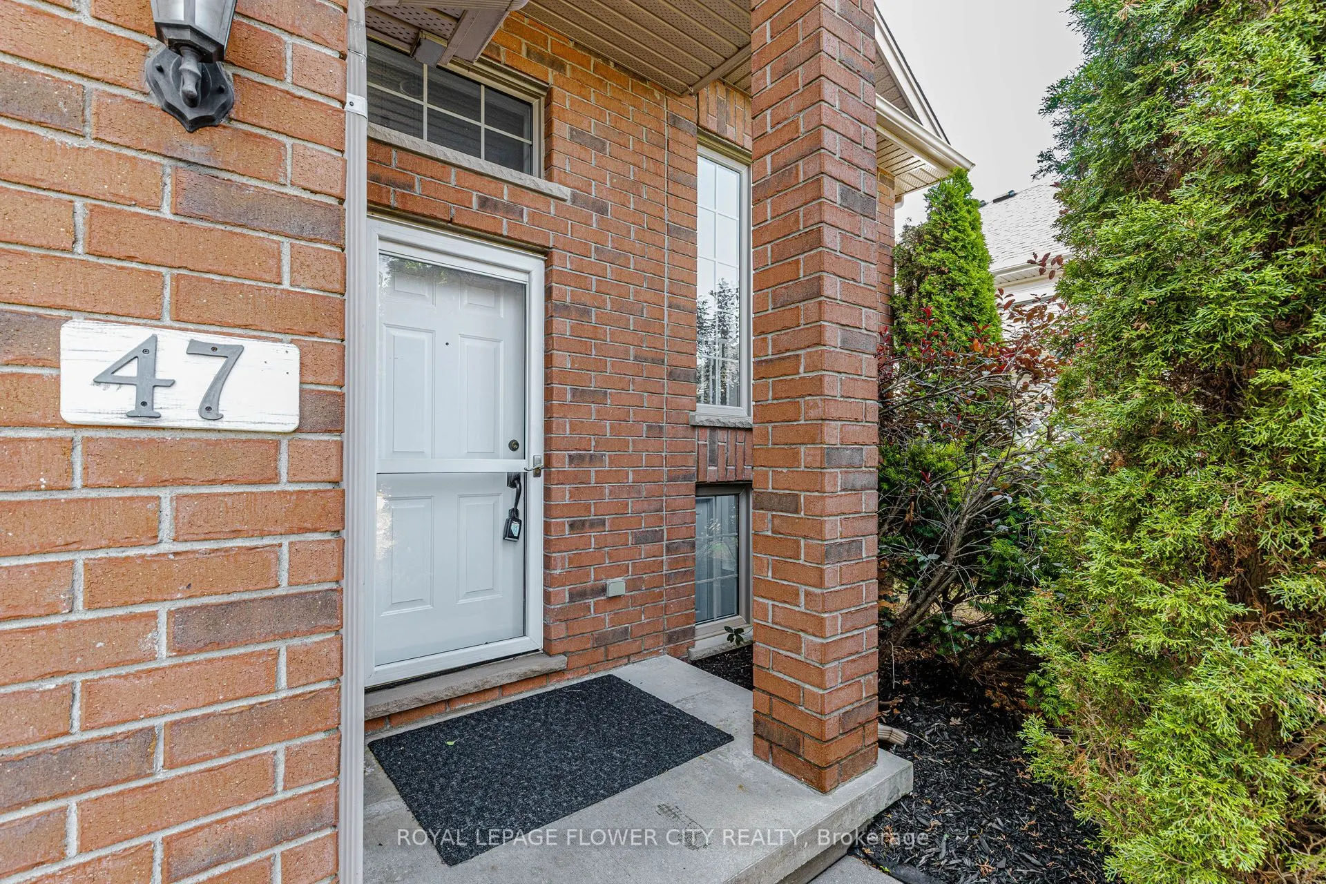 47 Queensway Drive