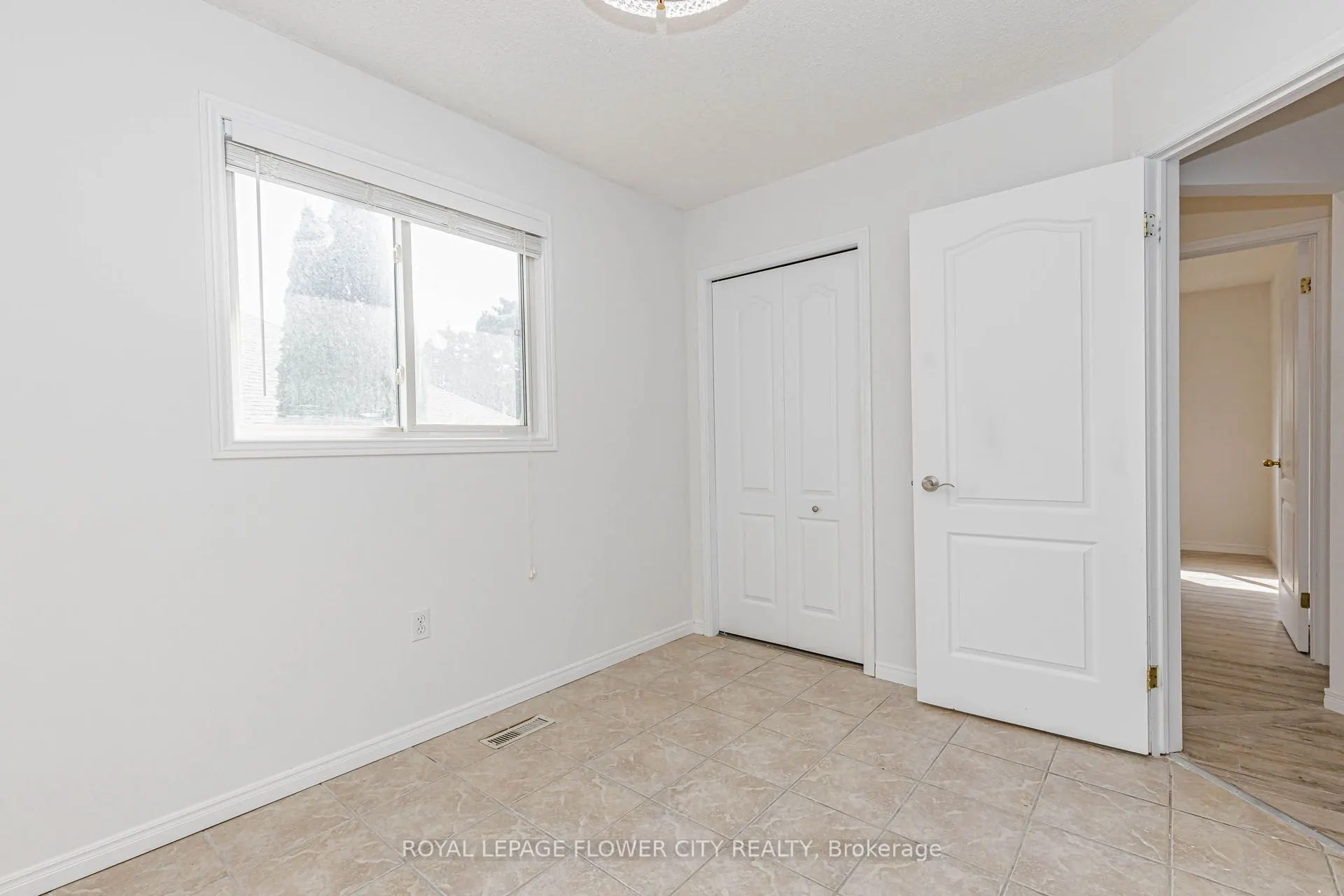 47 Queensway Drive