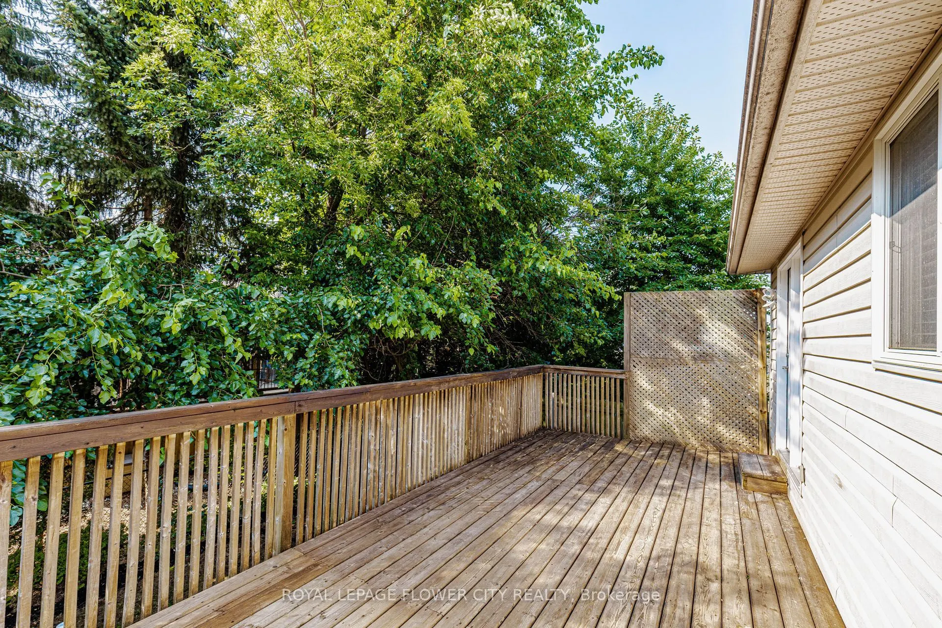 47 Queensway Drive